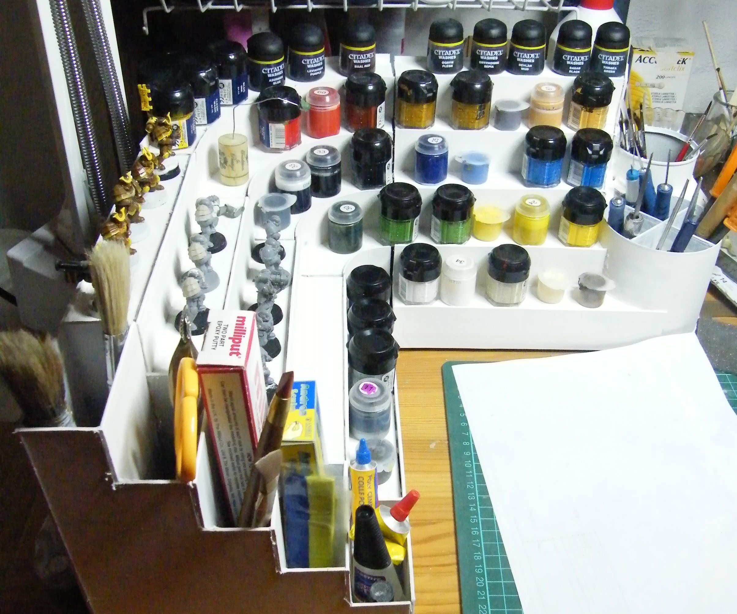 Paints Organizer for Figurines Painters.