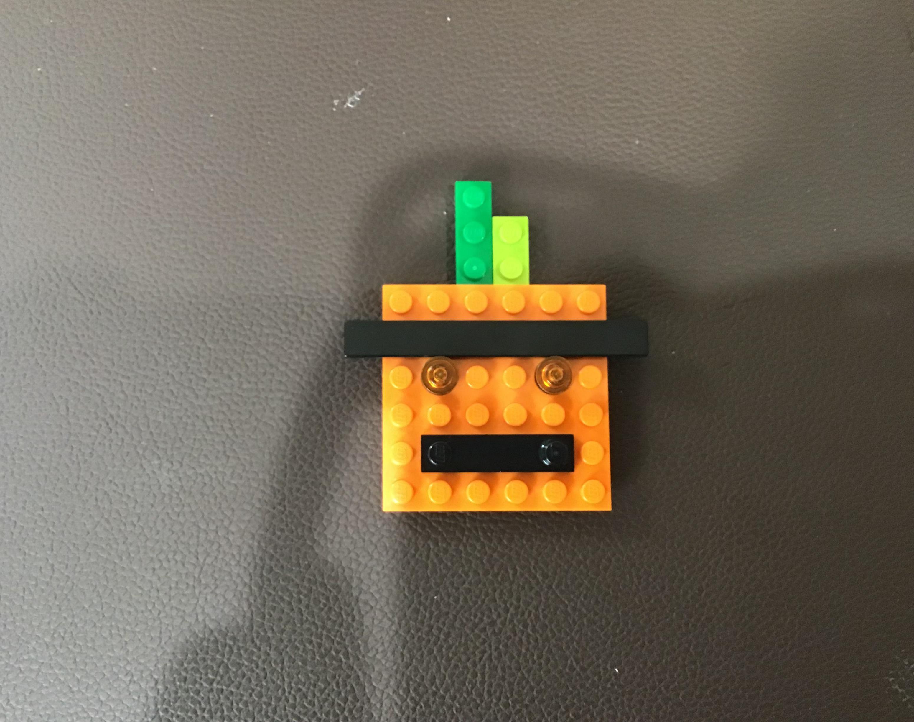 A Simple Derpy Lego Pumpkin