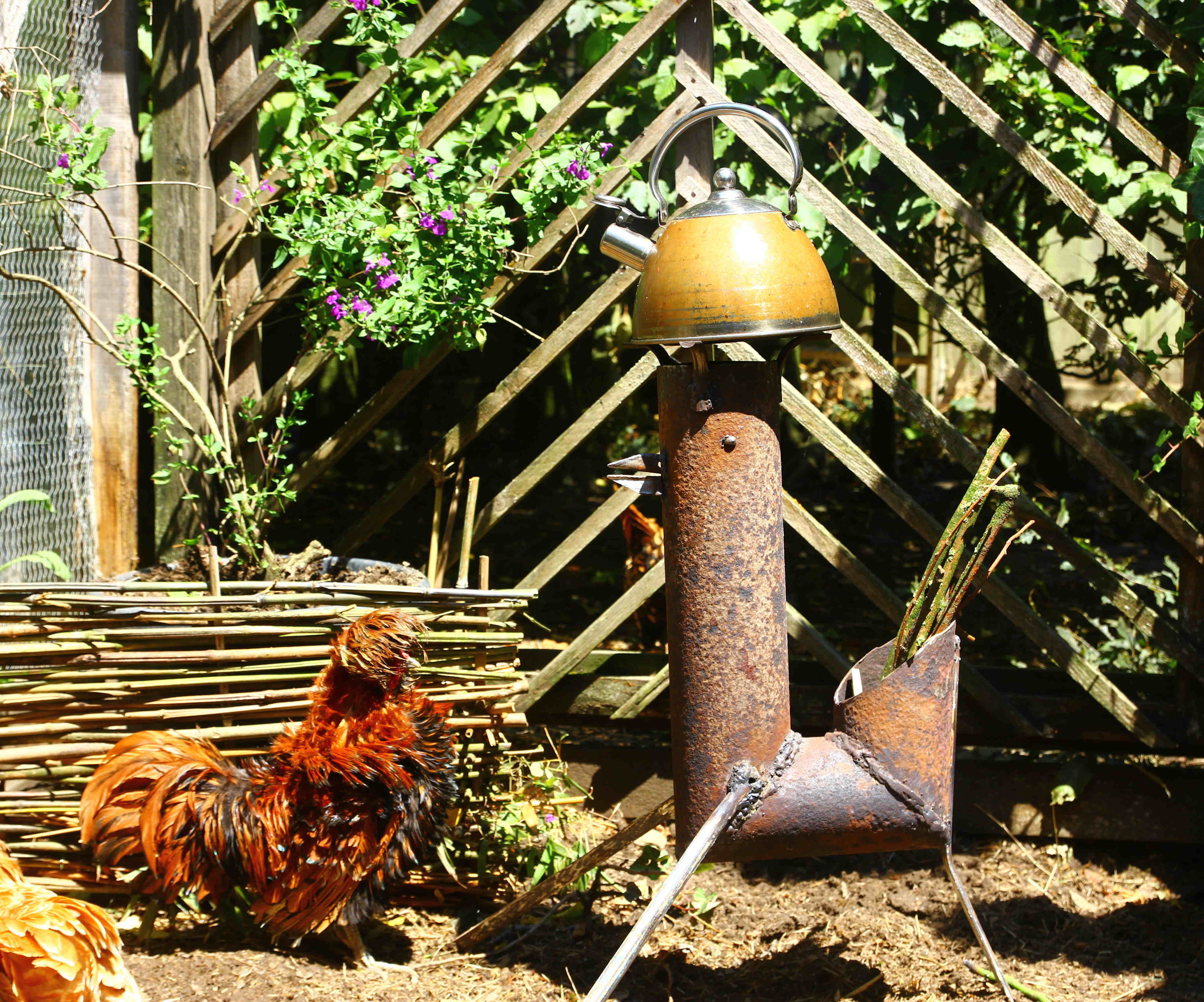 How to Make an Artistic 'J' Rocket From Scrap Metal - Rooster/Cockerel Rocket 