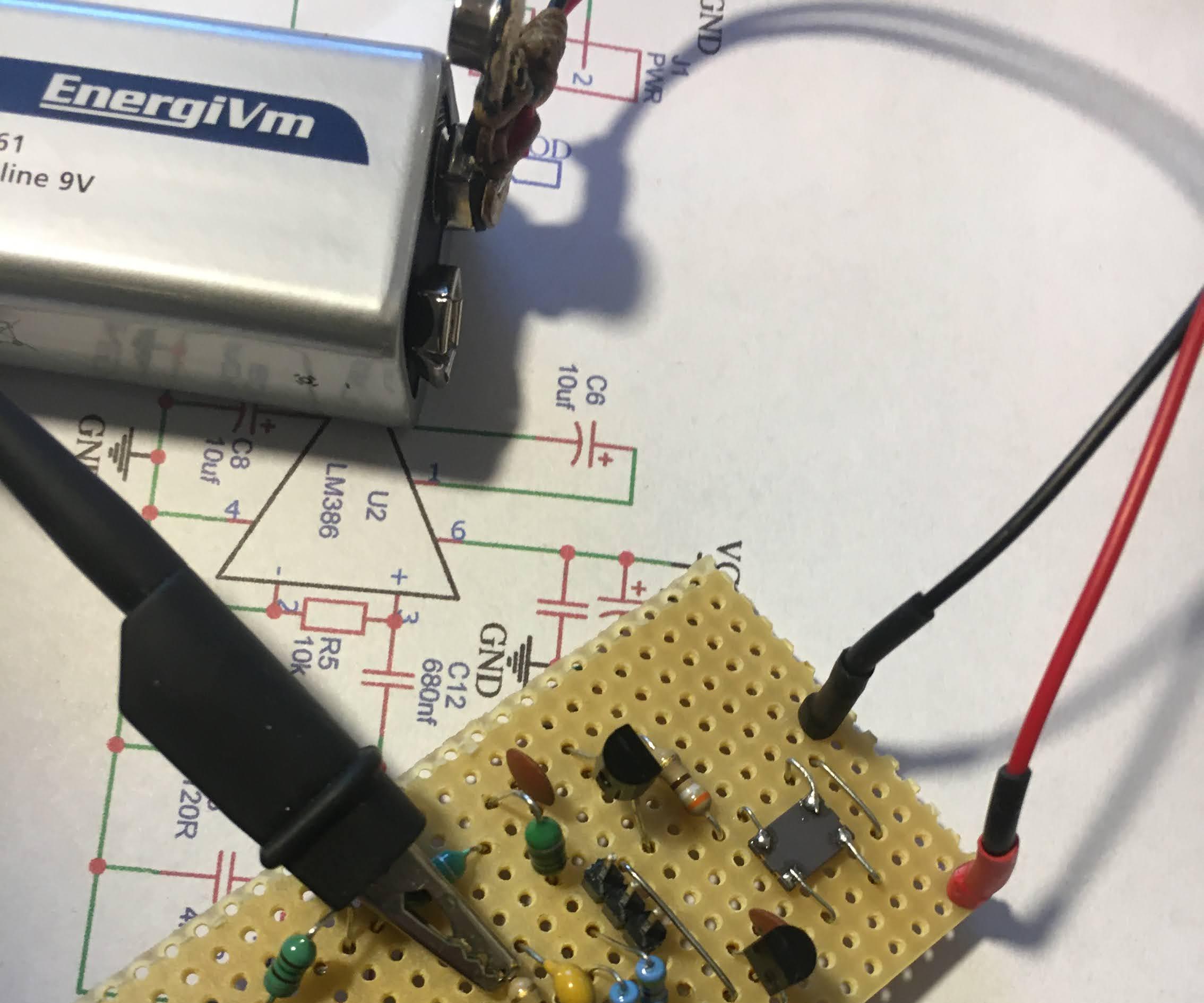 AM Radio Modulator / Short Range Transmitter