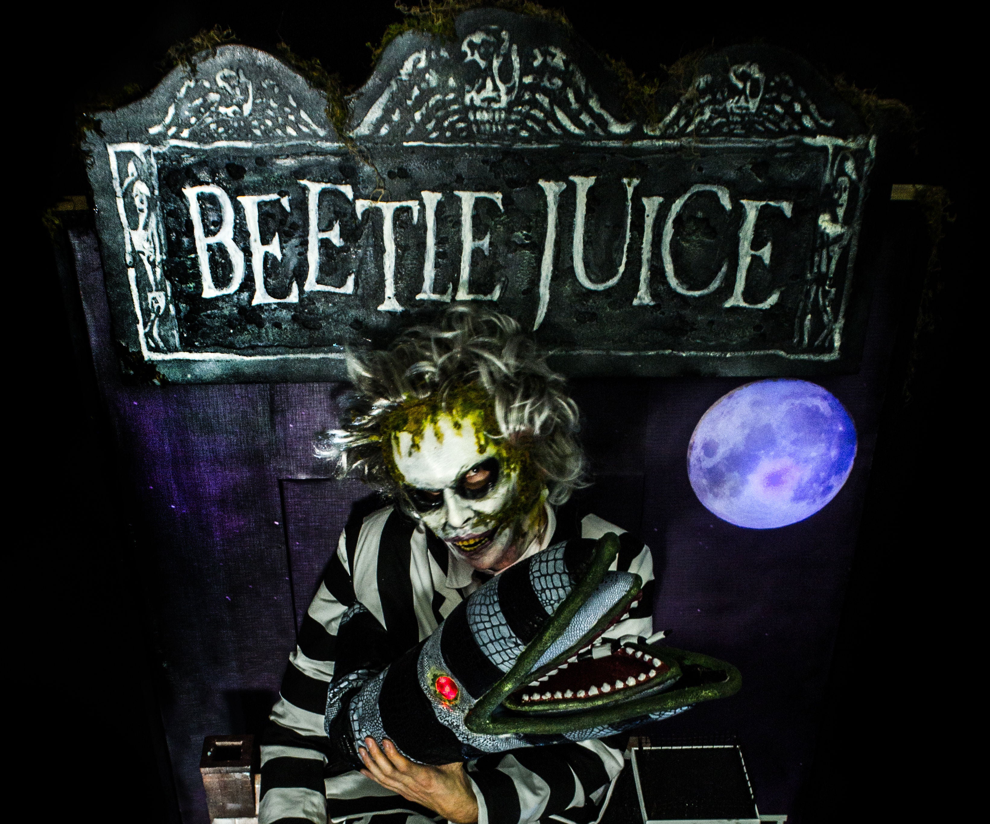 Ultimate Beetlejuice Sand Worm Puppet Costume