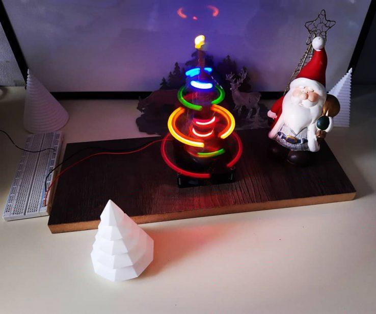 Rotating Christmas Tree and Programmable Lights With Arduino
