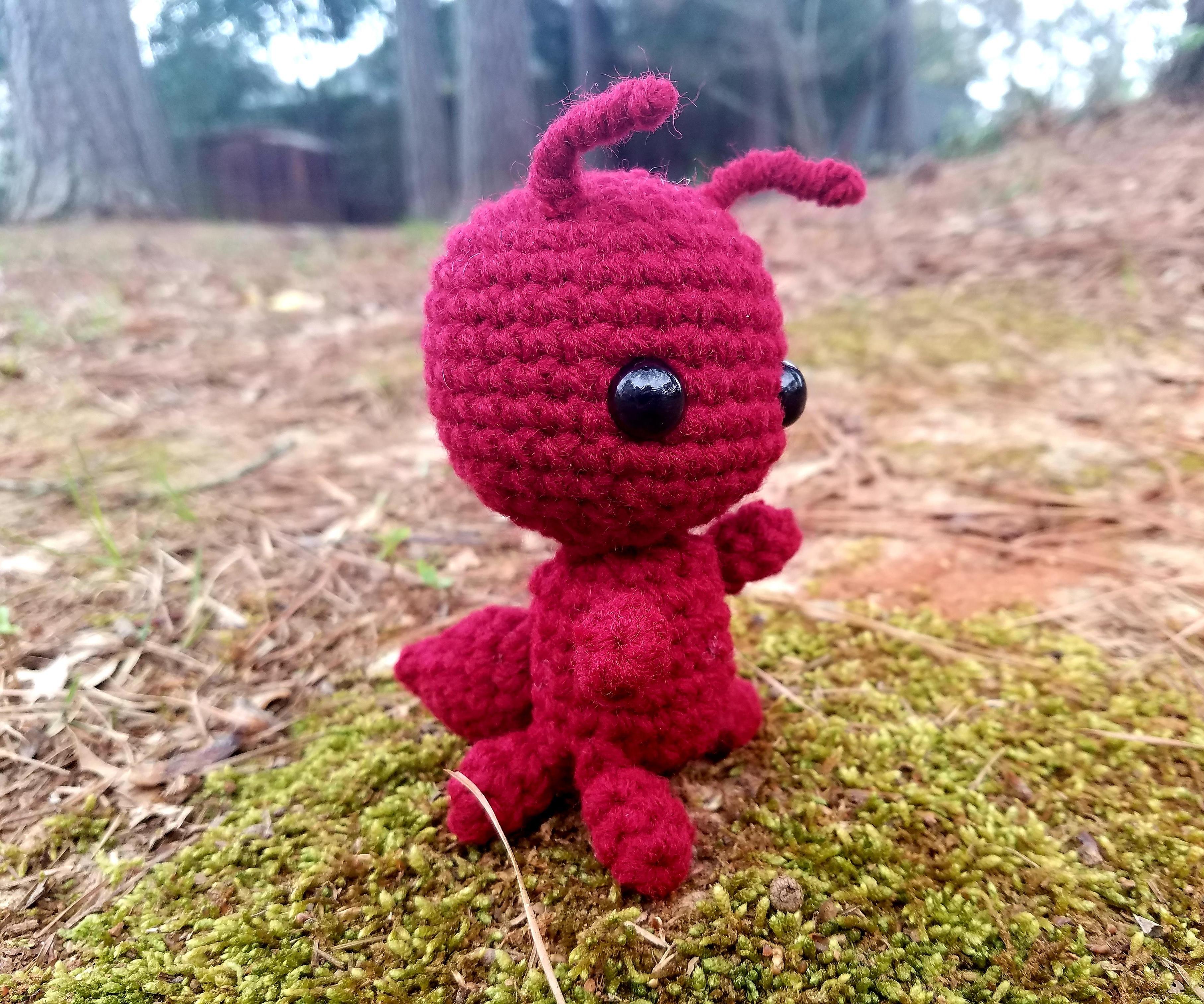 Simple Crochet Ant