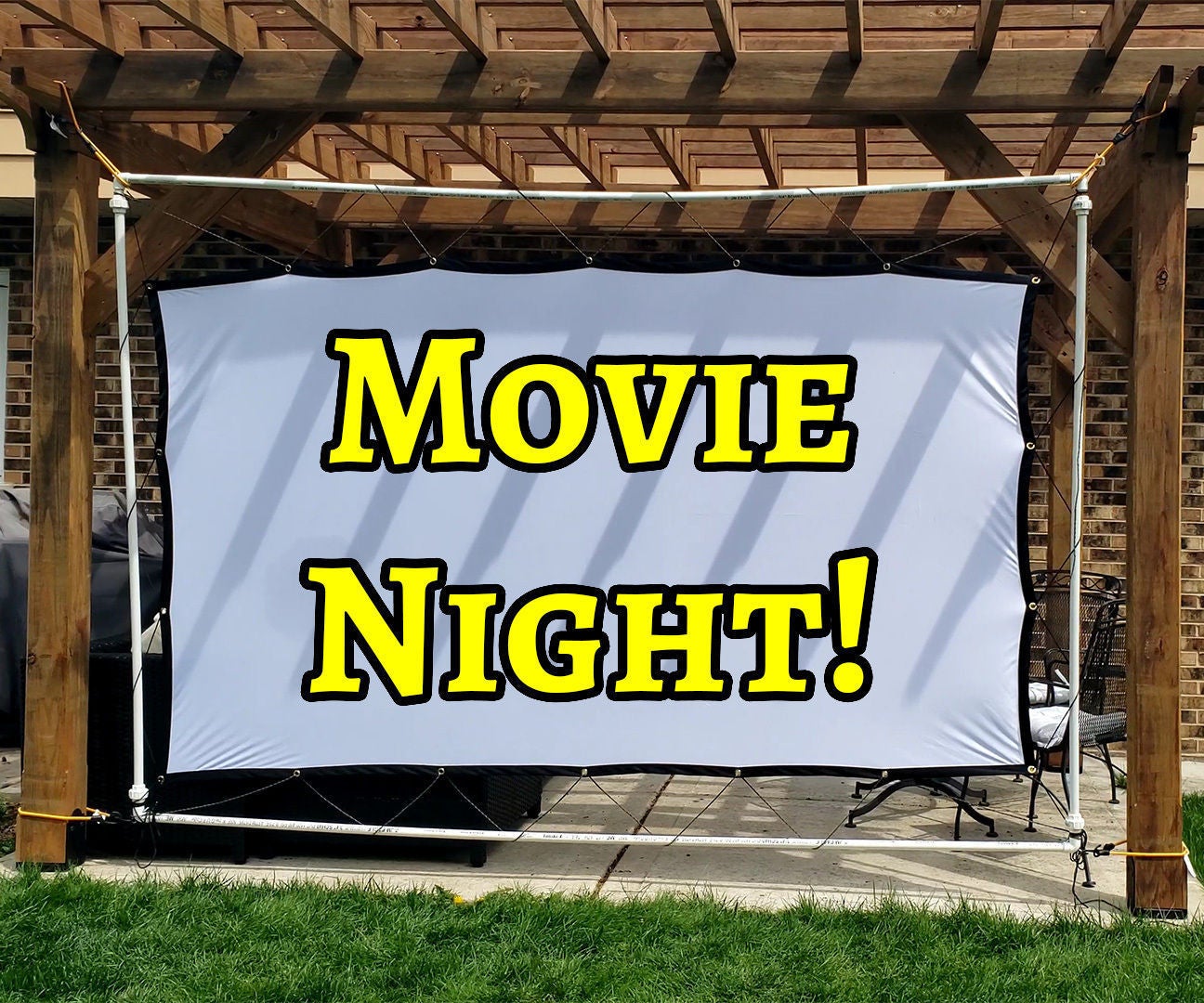 DIY Inexpensive Collapsible Projector Screen Frame