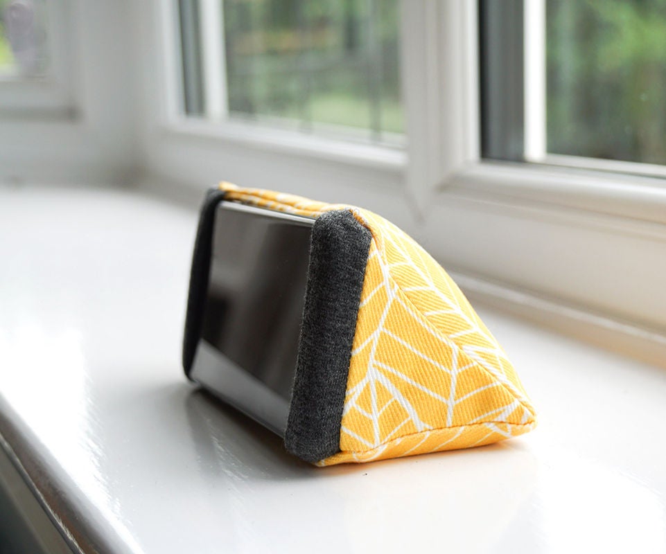 DIY Phone Holder | How to Sew a Triangular Stand for Your Mobile