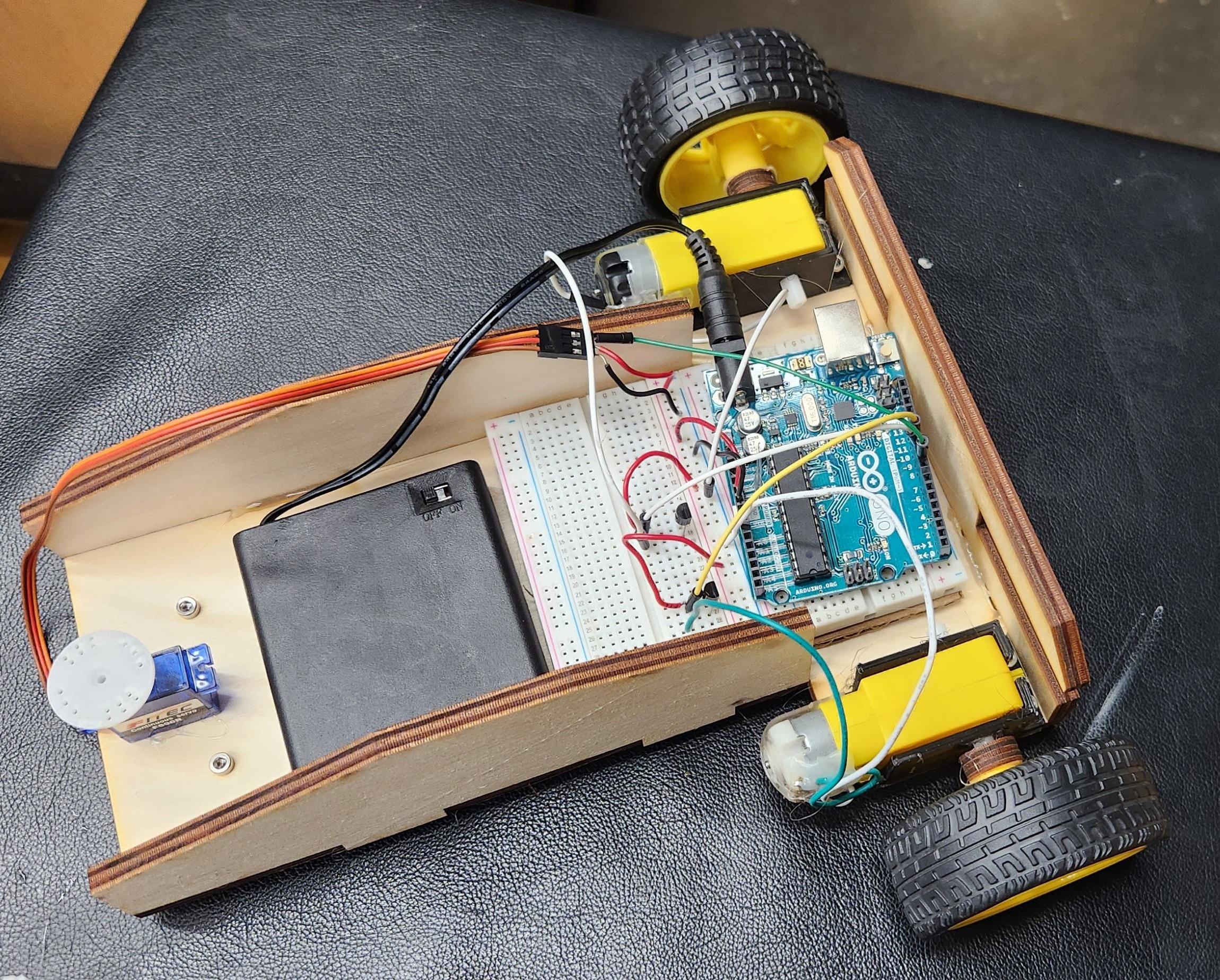Learning About Engineering With CAD and Arduino With an Autonomous Car