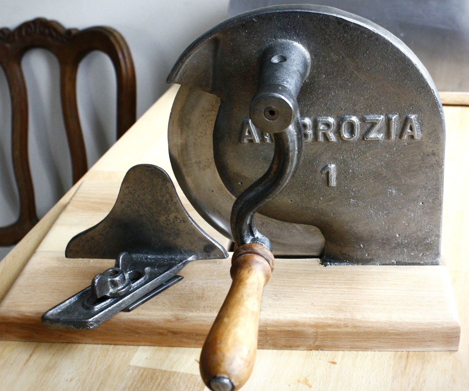 Make Some Renovation! Vintage Kitchen Cutter Restored to Life Again.