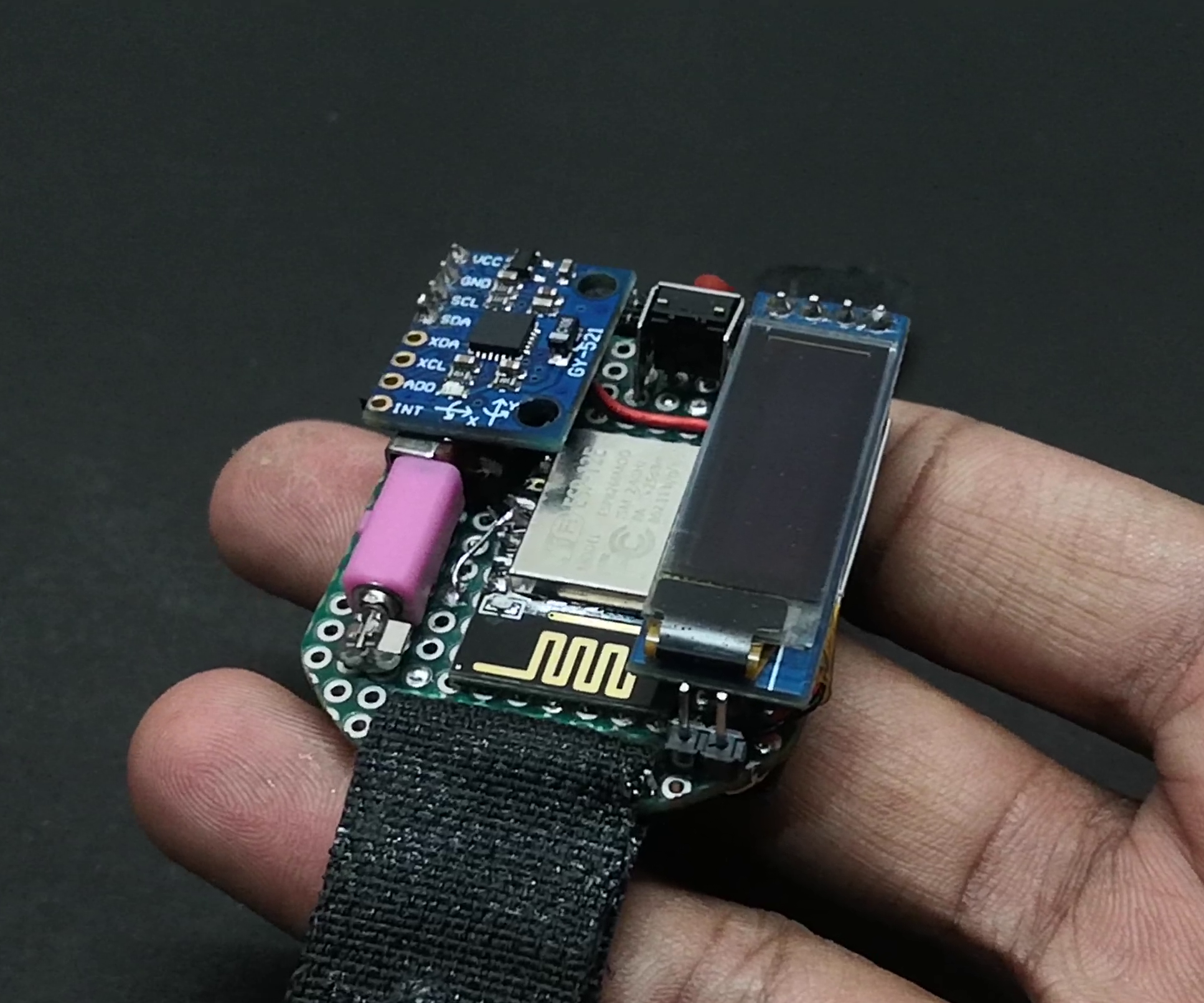 Smart Fitness Watch With ESP8266 [VScode]