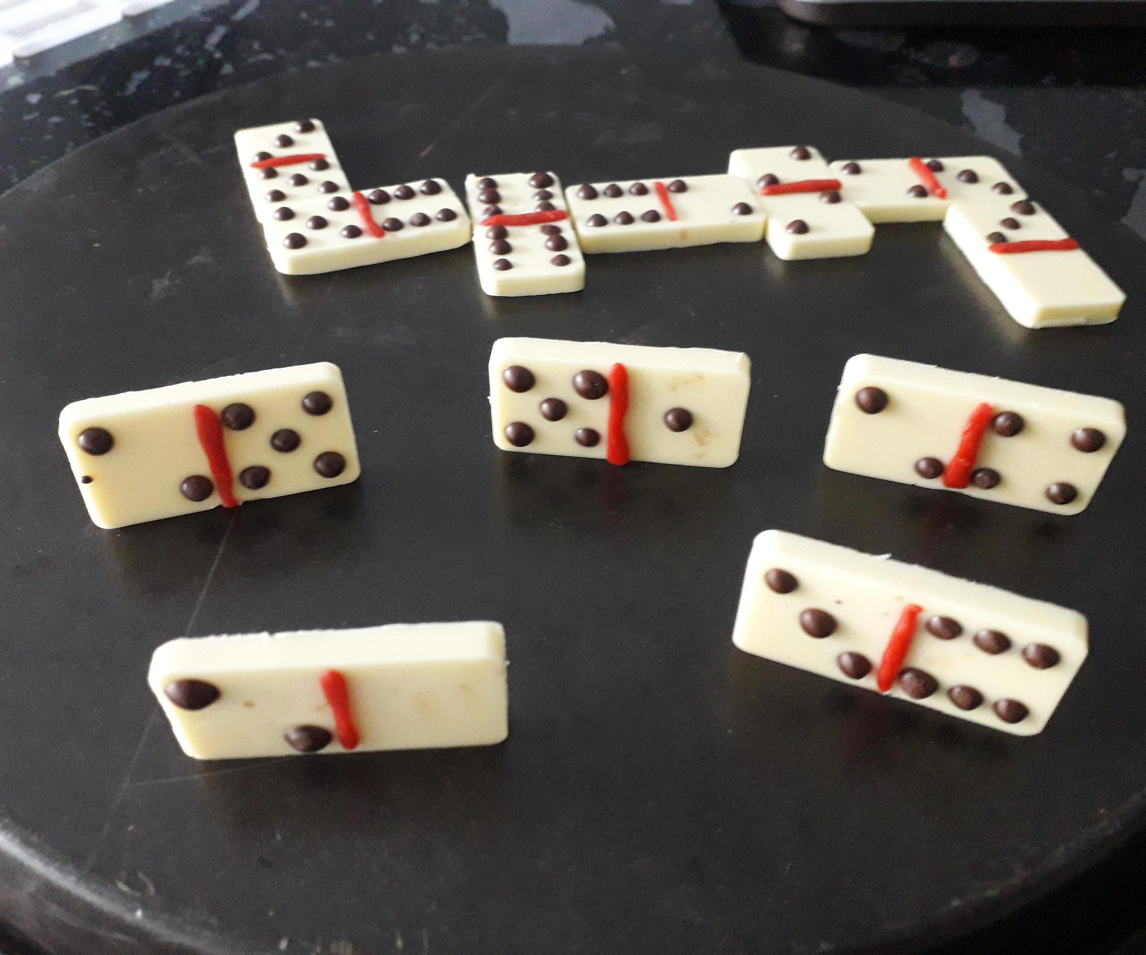 How to Make Fancy Domino Tiles in Chocolate