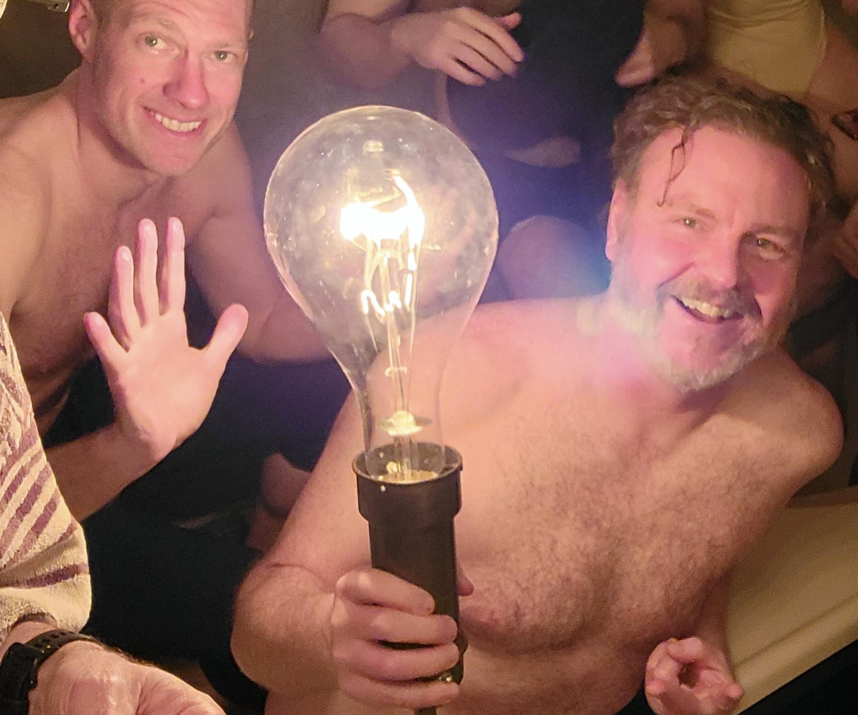 Lightbulb Sauna: Incandescent Is 100% Efficient When Used for Heat