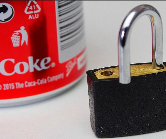 How to Open a Lock With a Coke Can