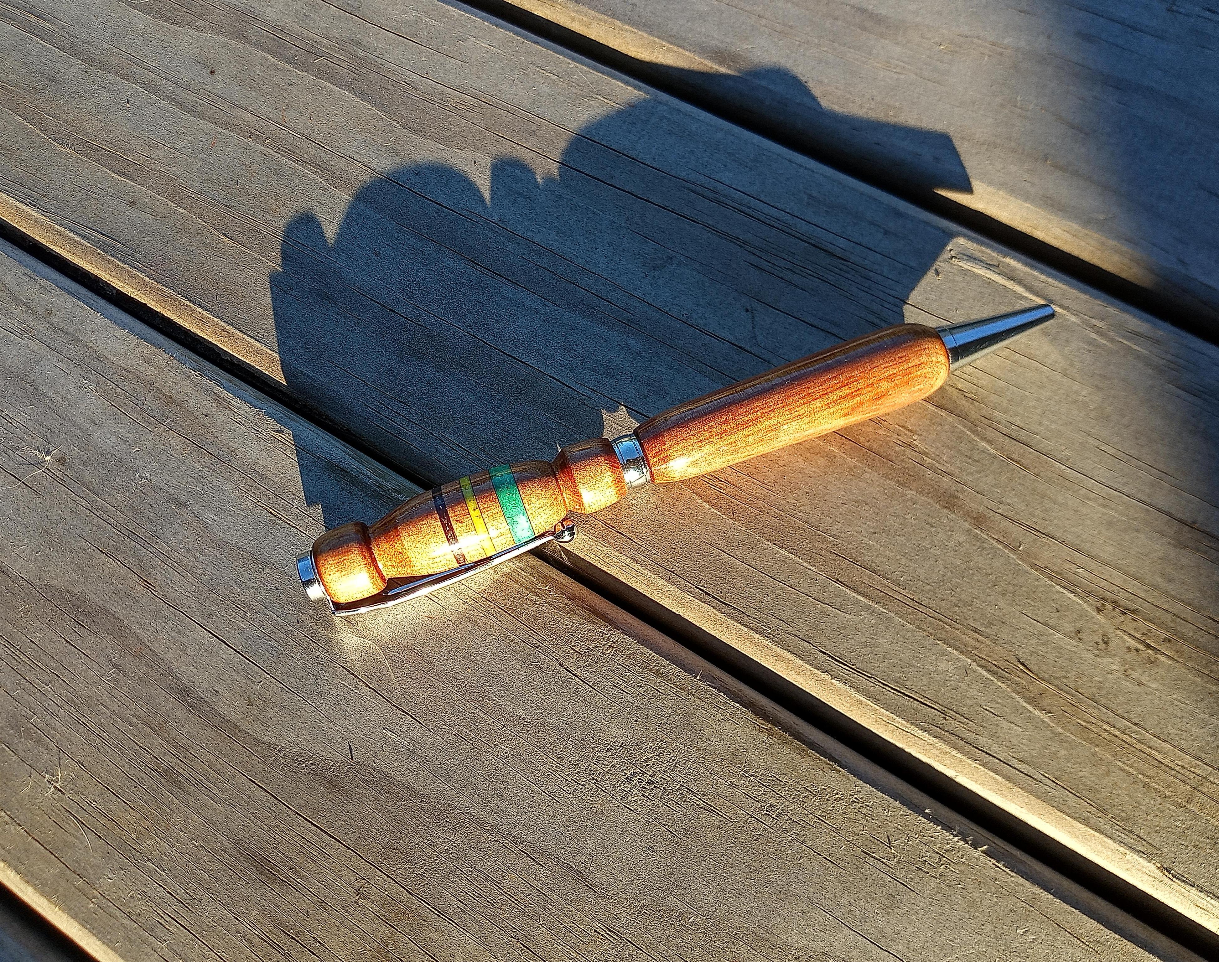 Turning a Wooden Pen With Inlays