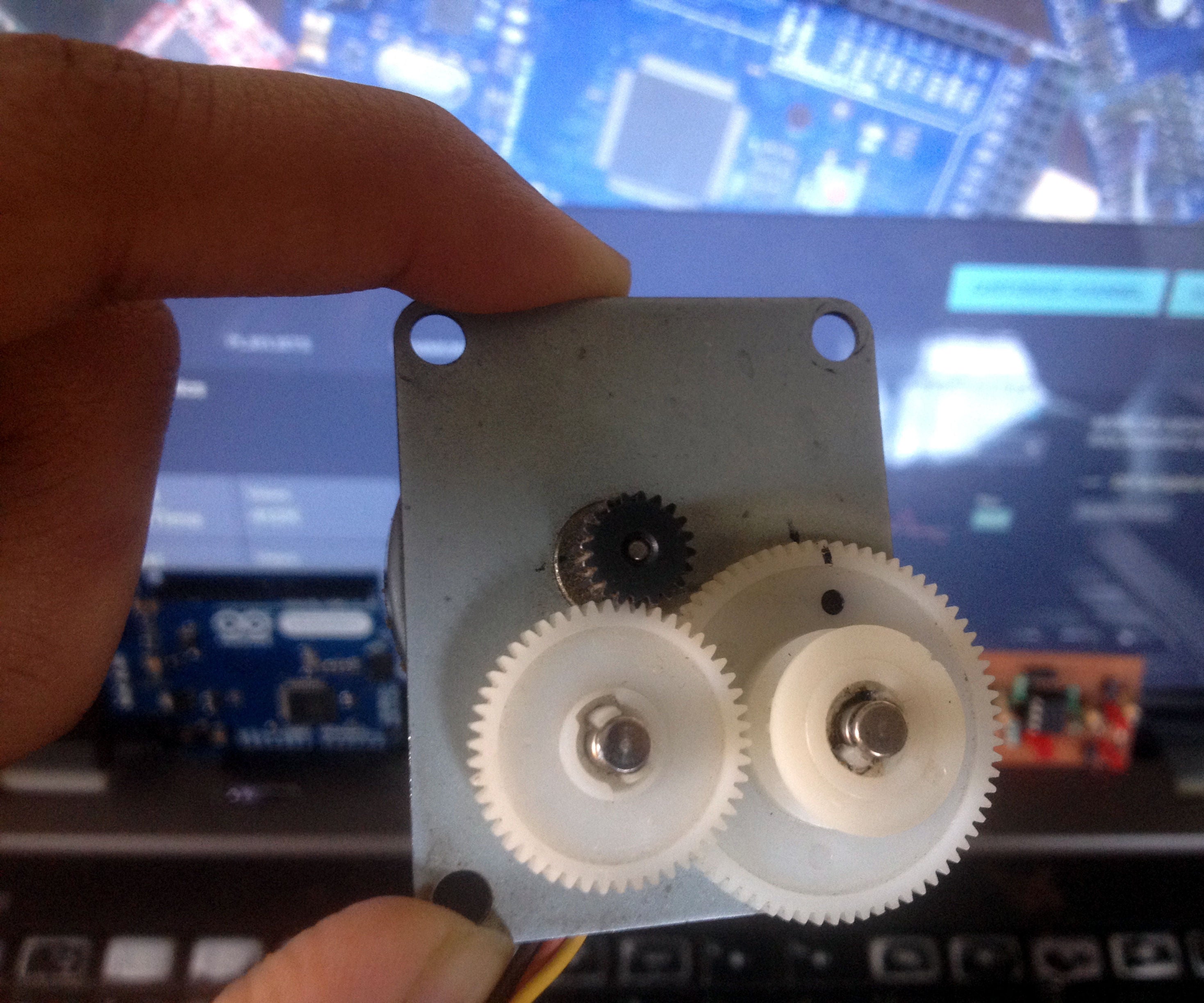 Control Your Computer With a Stepper Motor!