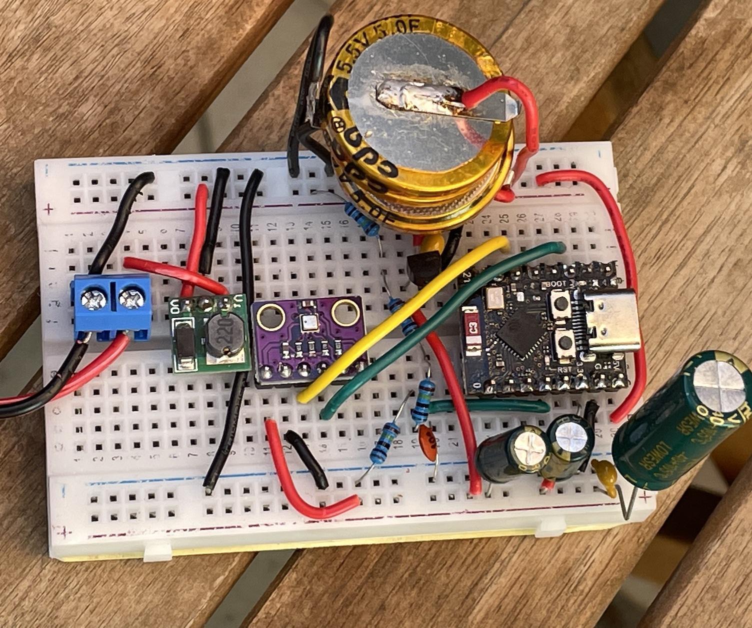 ESP32-C3, Solar Panel and Supercapacitor. Simple Weather Station.