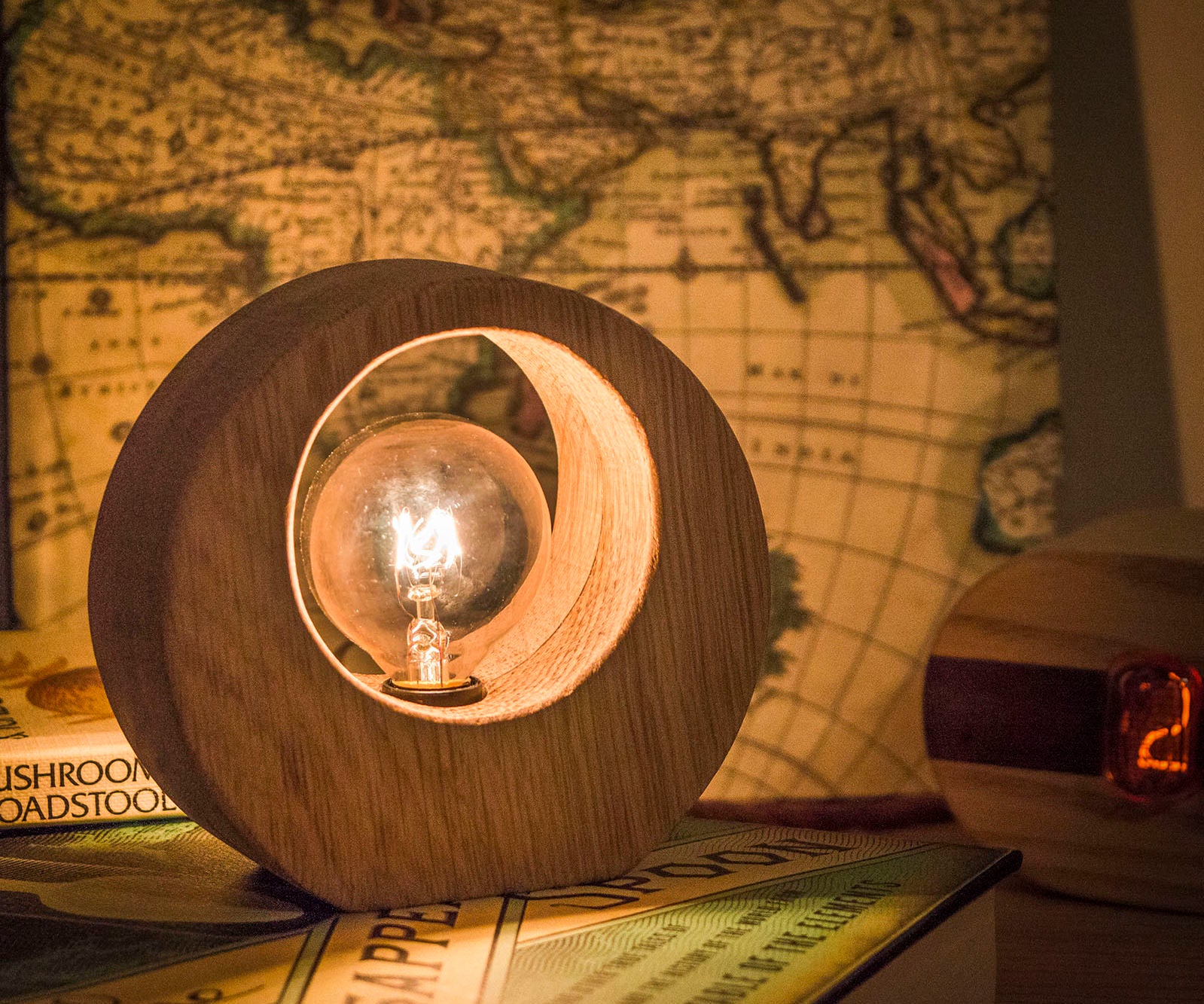 Tiny Oak Ring Lamp