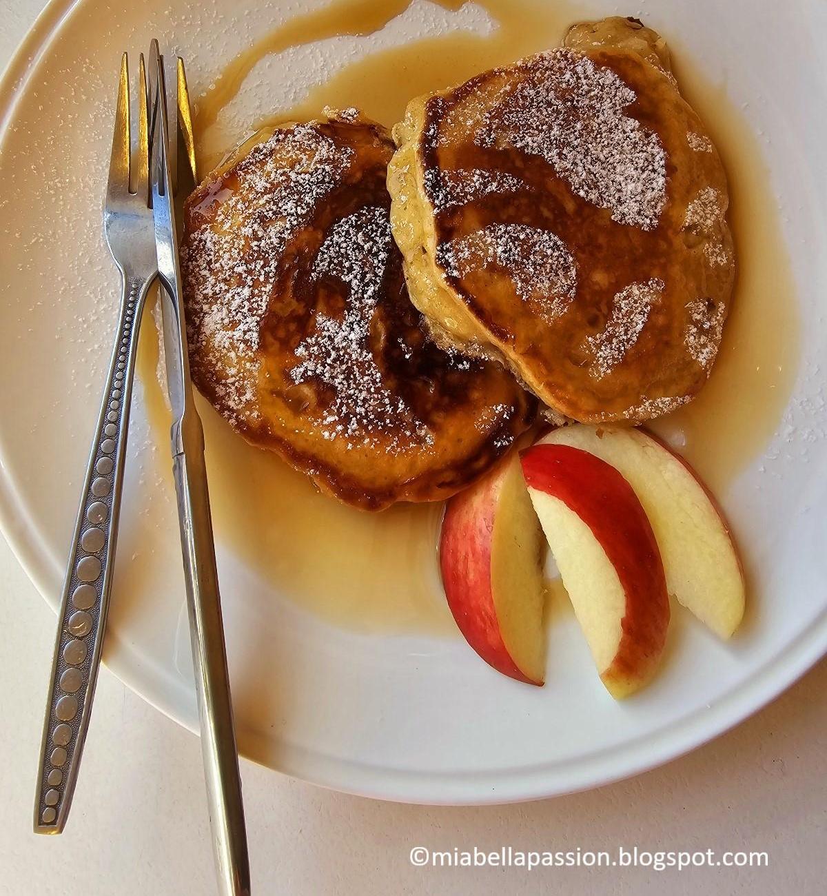 Cinnamon Apple Breakfast Pancakes