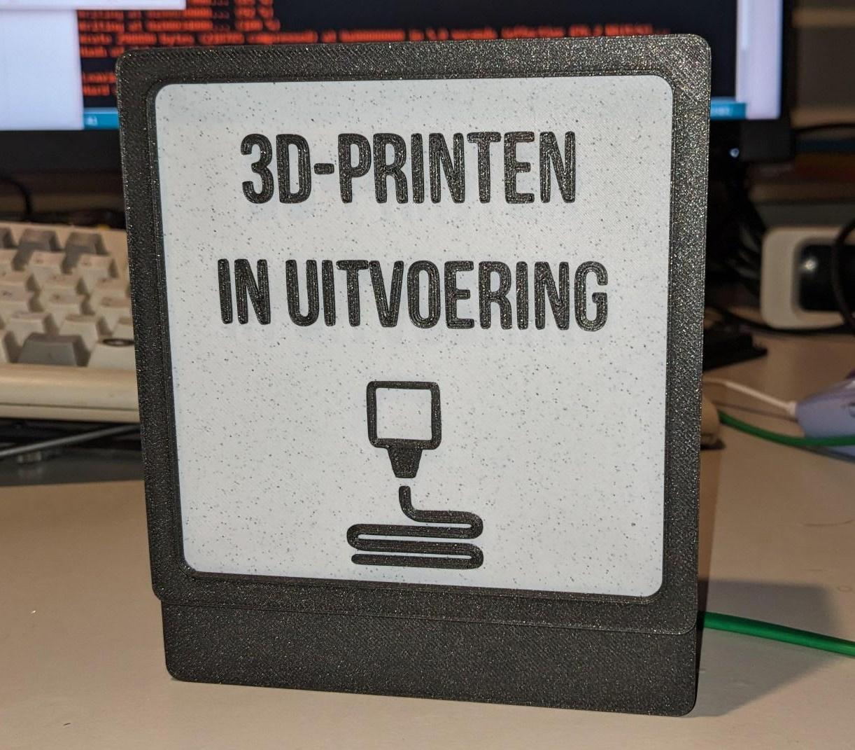 "3D Printing in Progress" Lamp