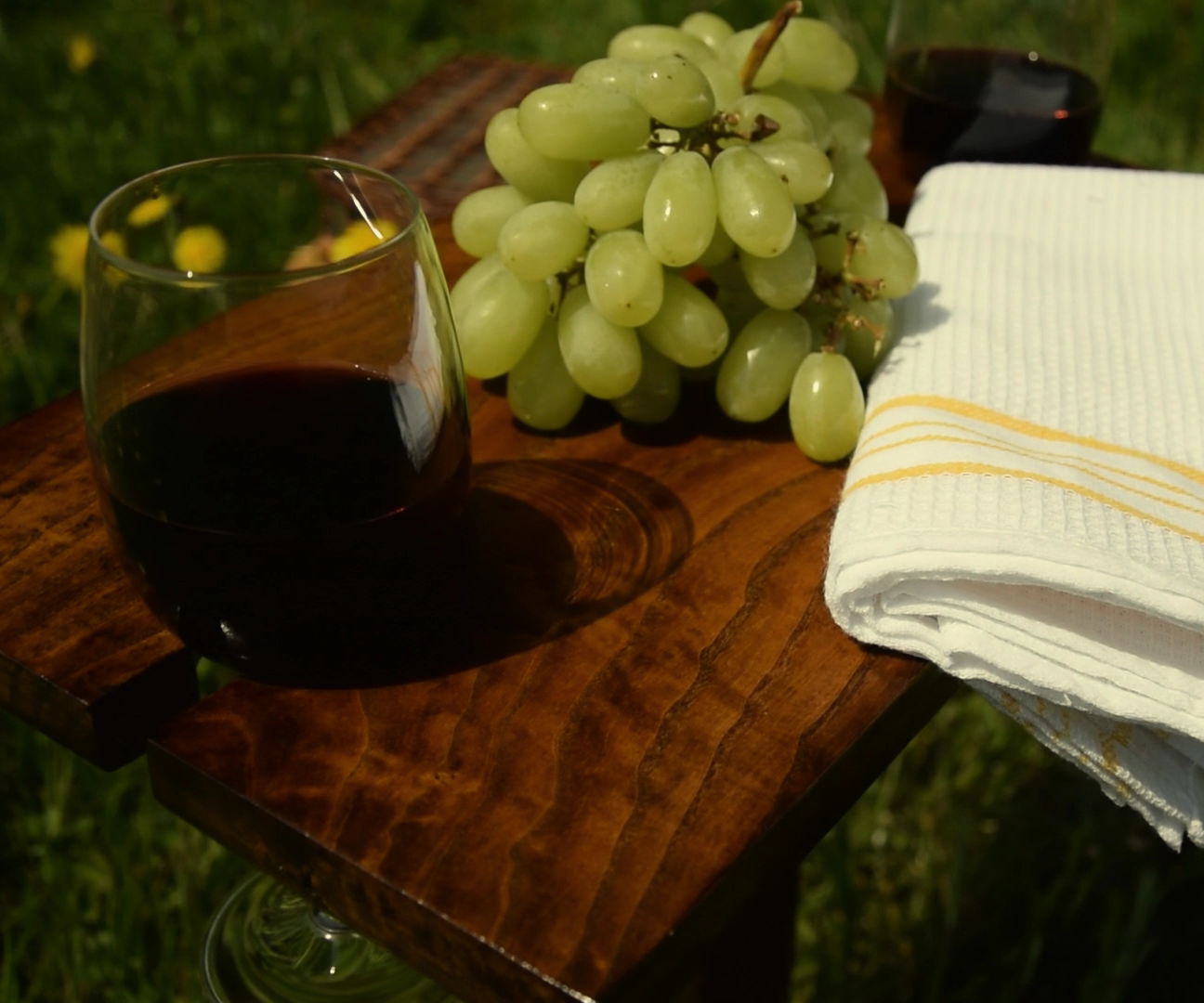 Cool Foldable Picnic Table With Wine Holders