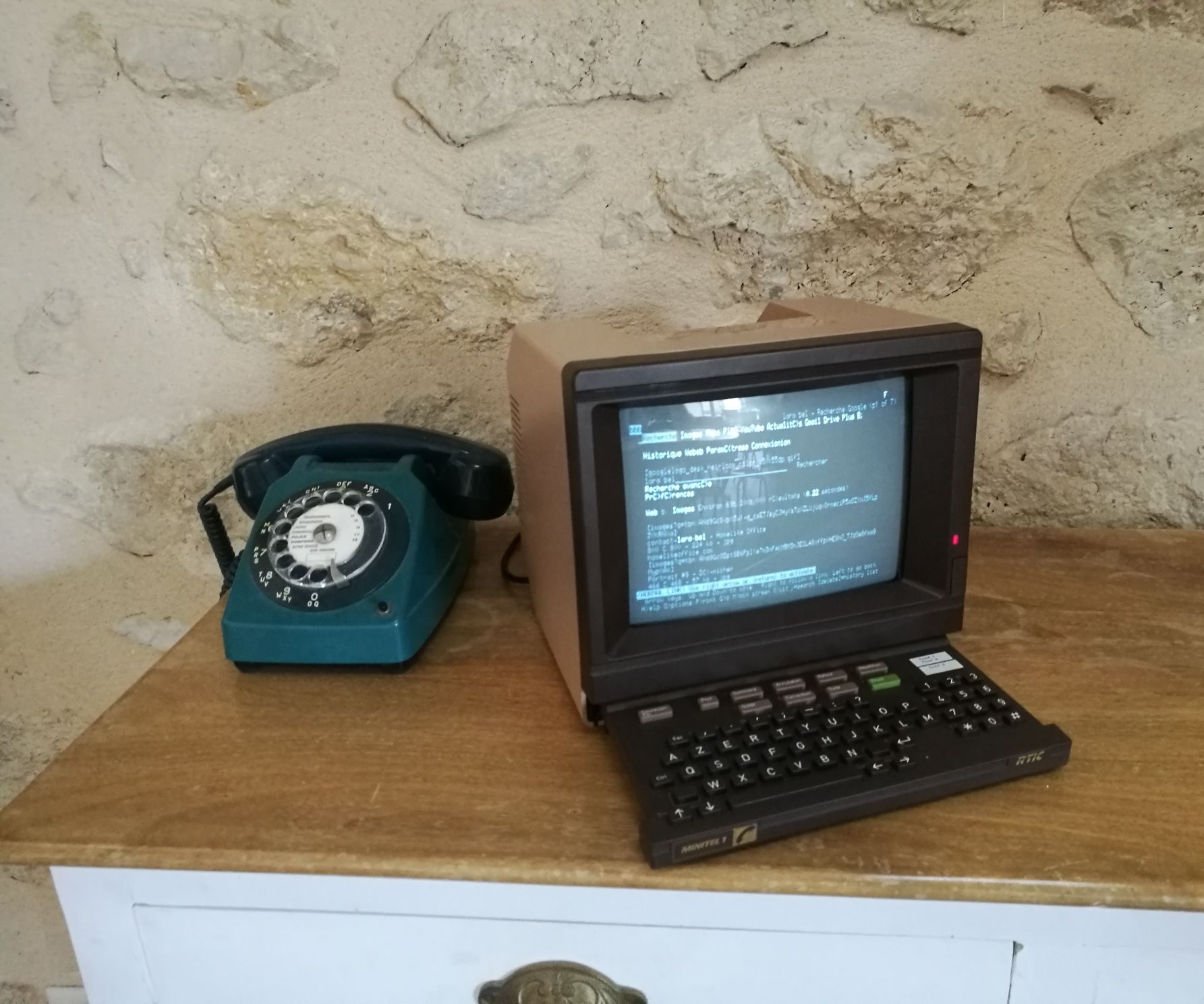 Vintage Tech: Le Minitel 