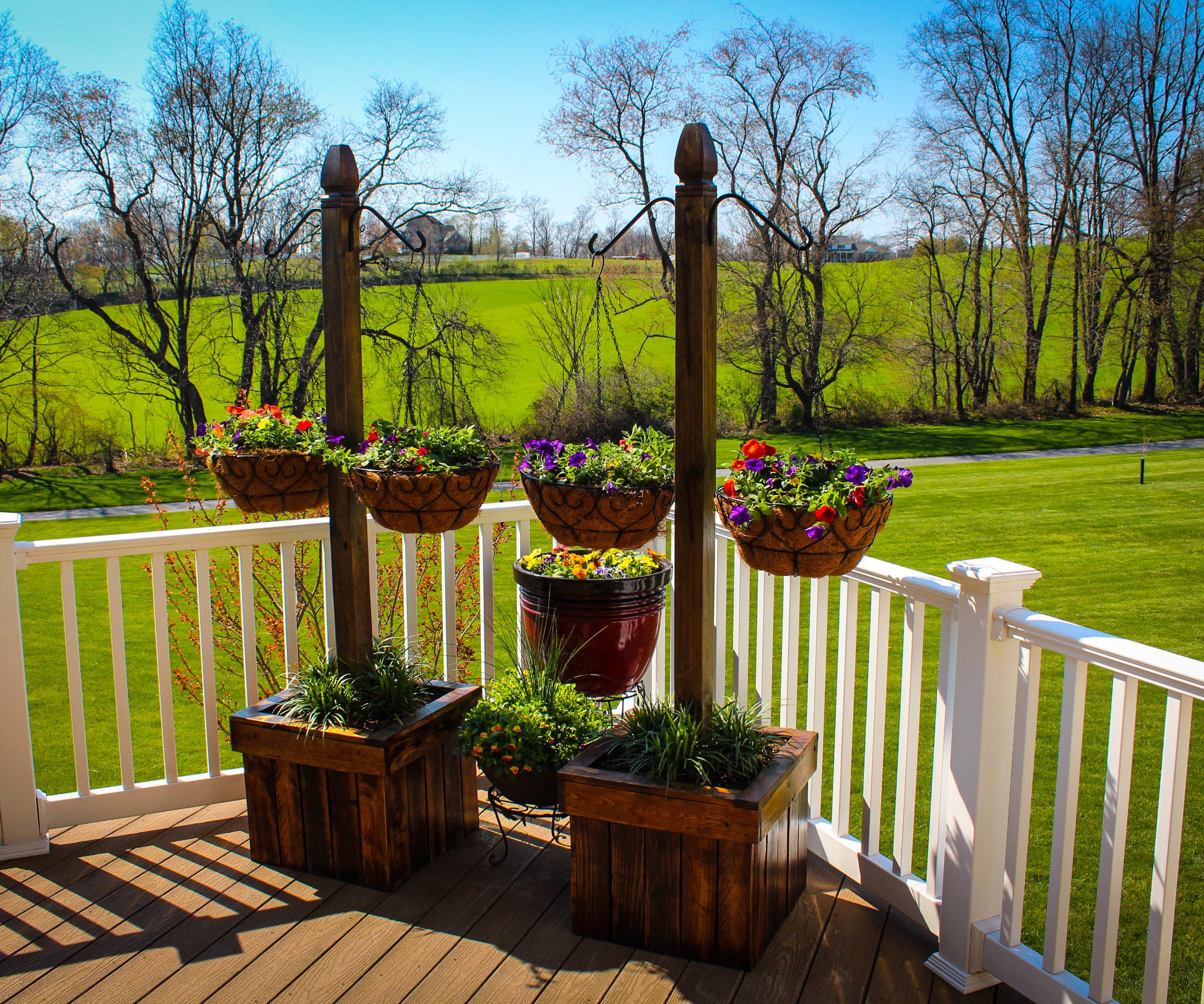 Hanging Basket Column