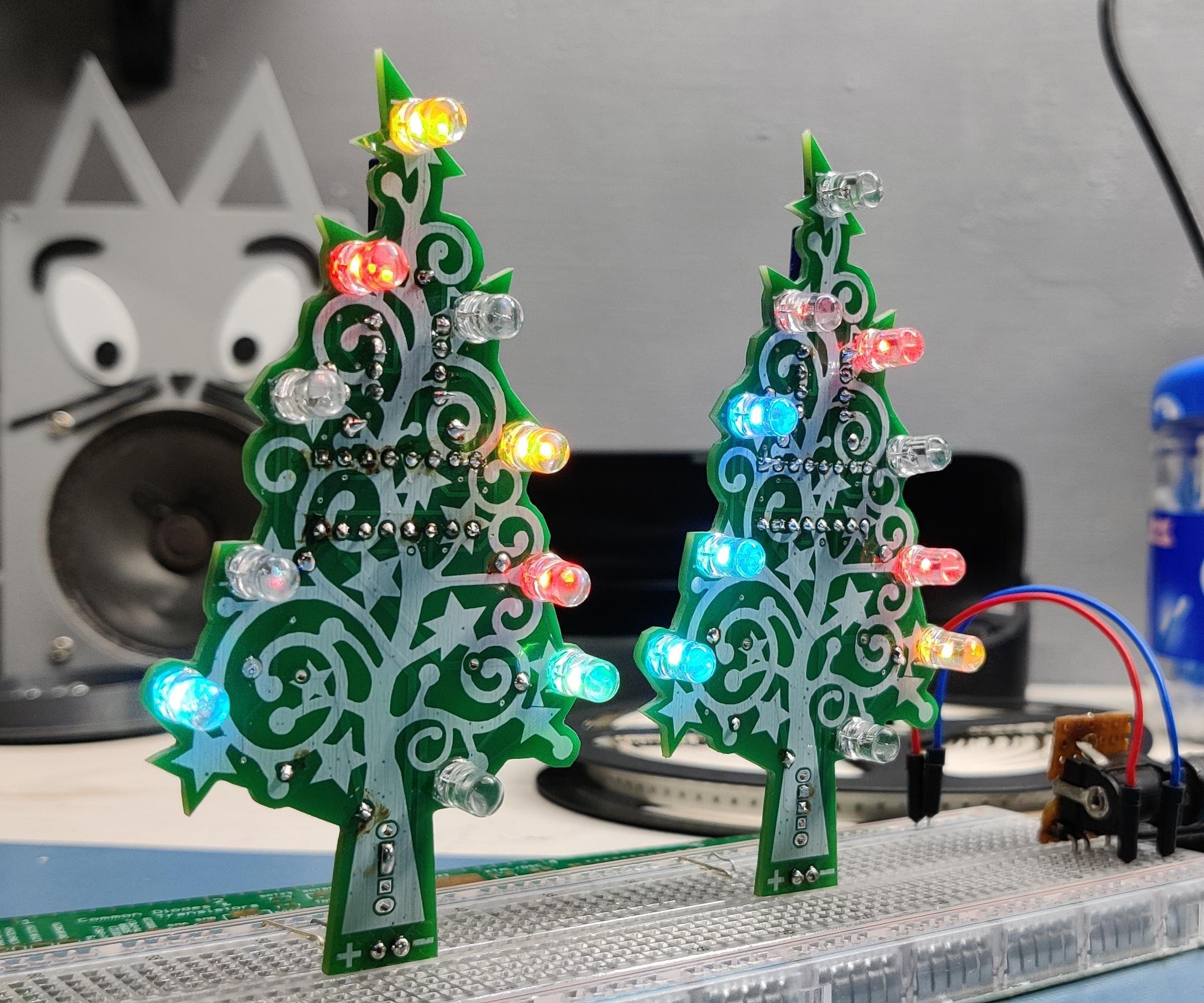 Christmas Tree With 555 Timer and CD4017 Decade Counter IC