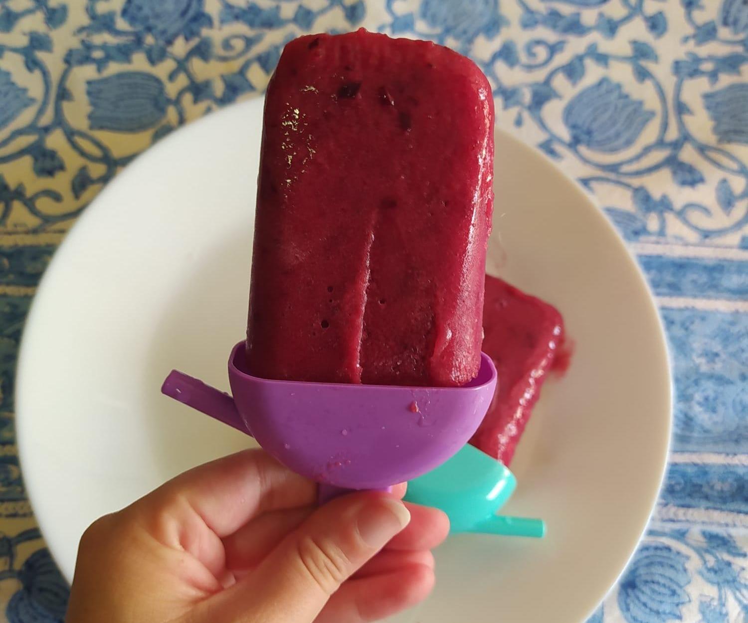 Simple and Healthy Ice Lolly Cherry, Banana and Lemon