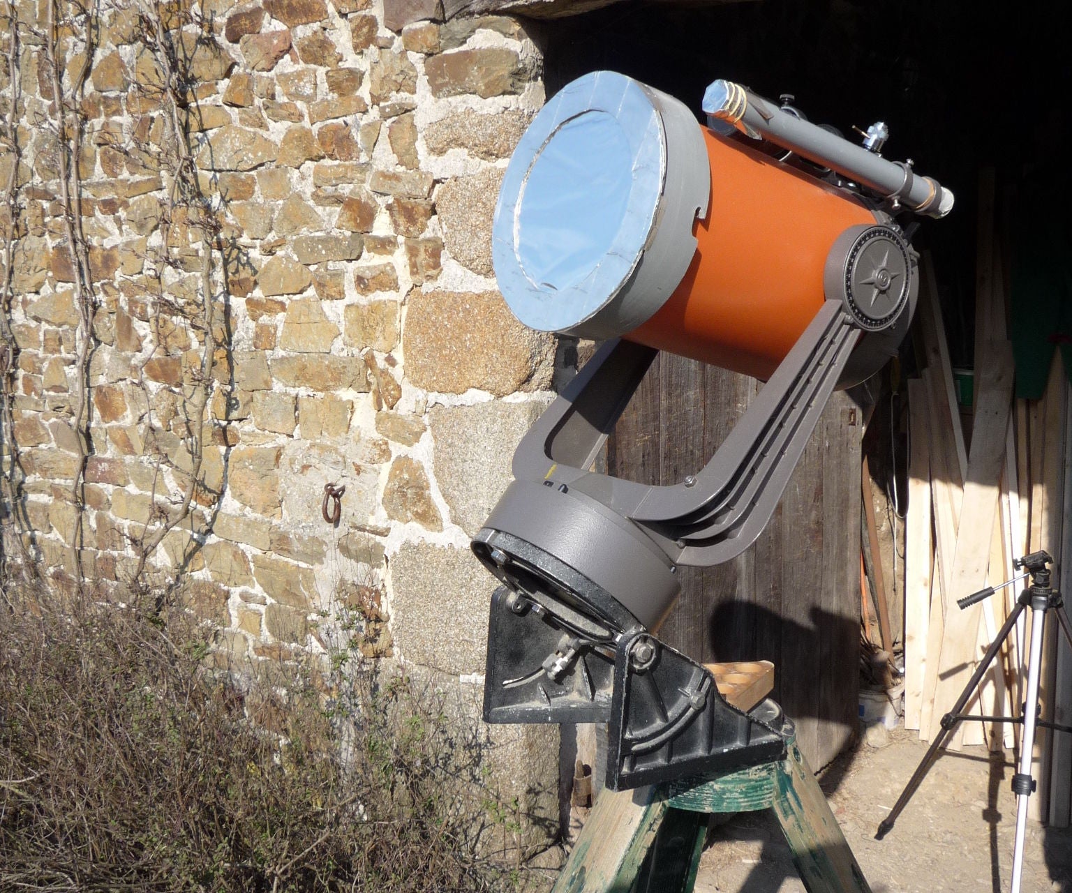 How to  Make a Lockable Solar Filter for a Telescope. Get Ready for the Eclipse 2017