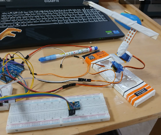 Controlling a Two-axis Robot Arm With a Gyro Sensor