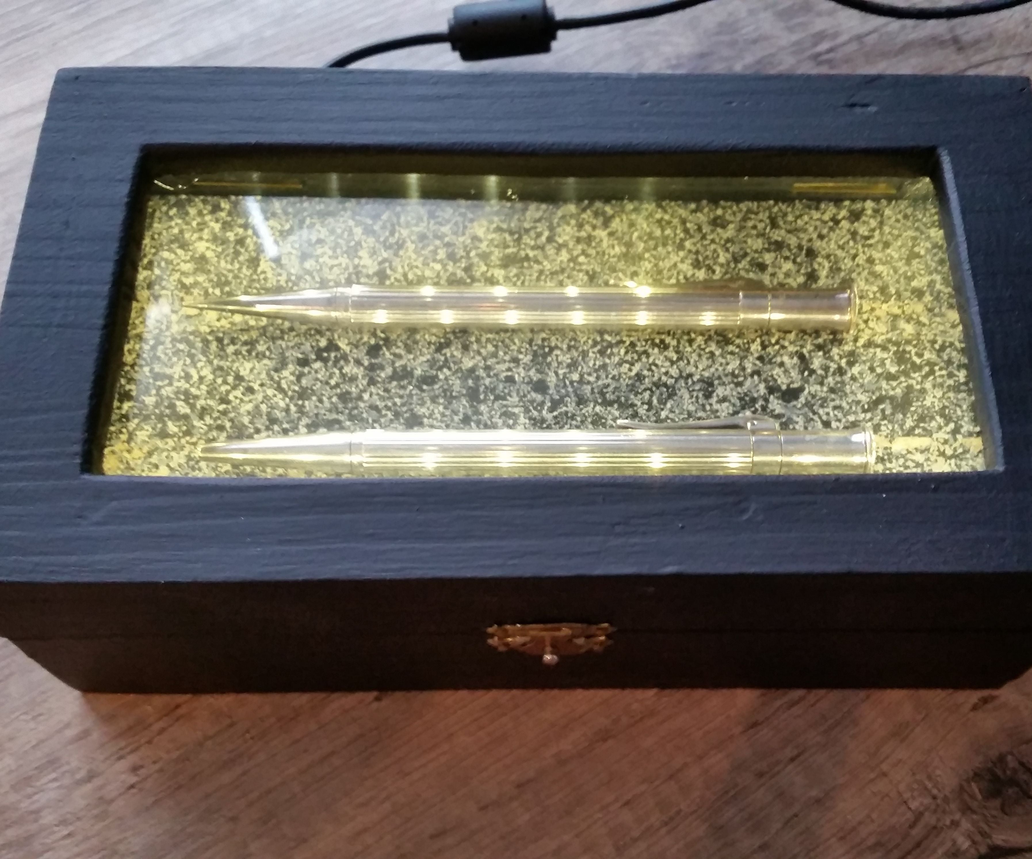 Illuminated Pencil Box With Arduino