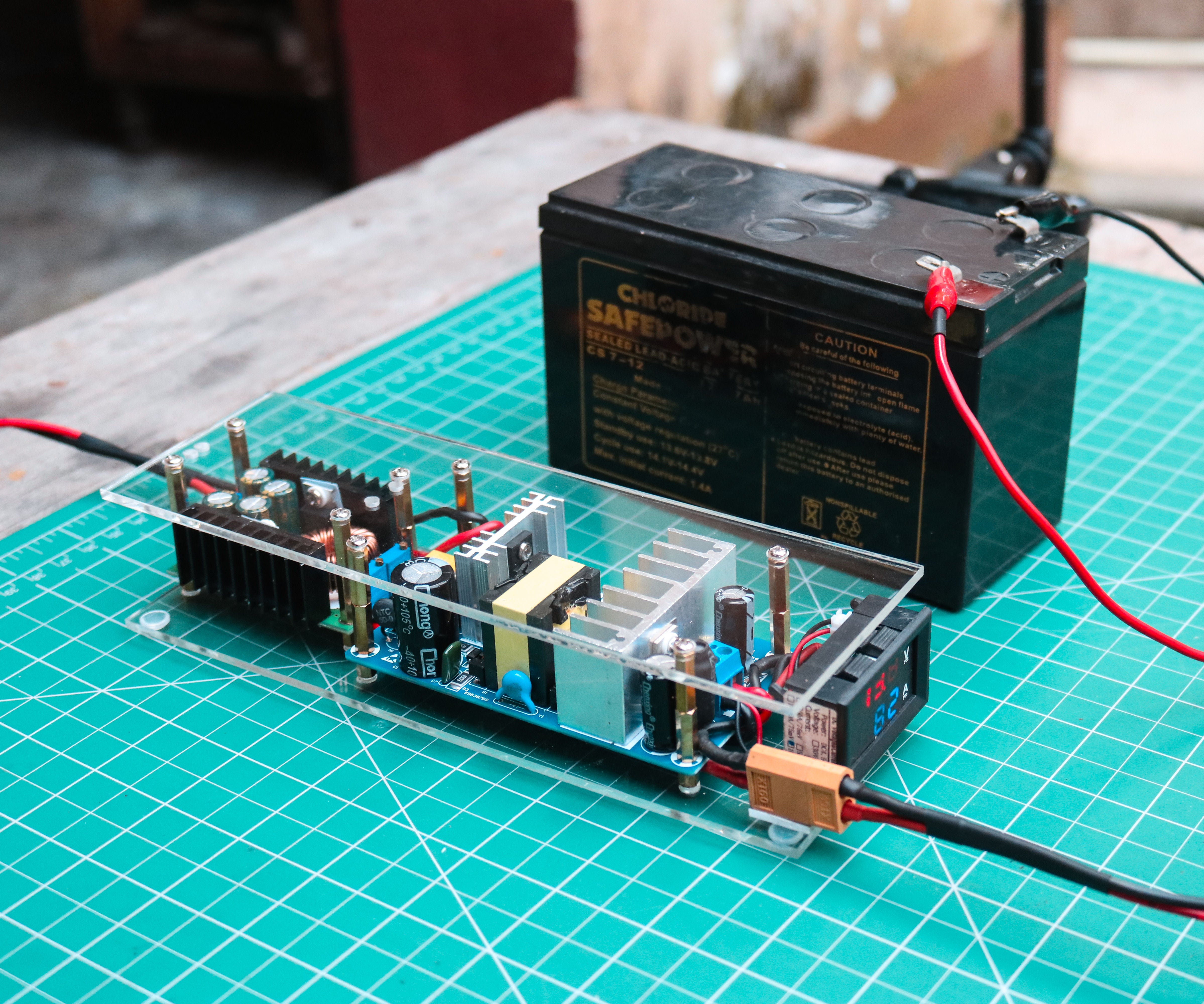 How to Make an Automatic 12V Battery Charger