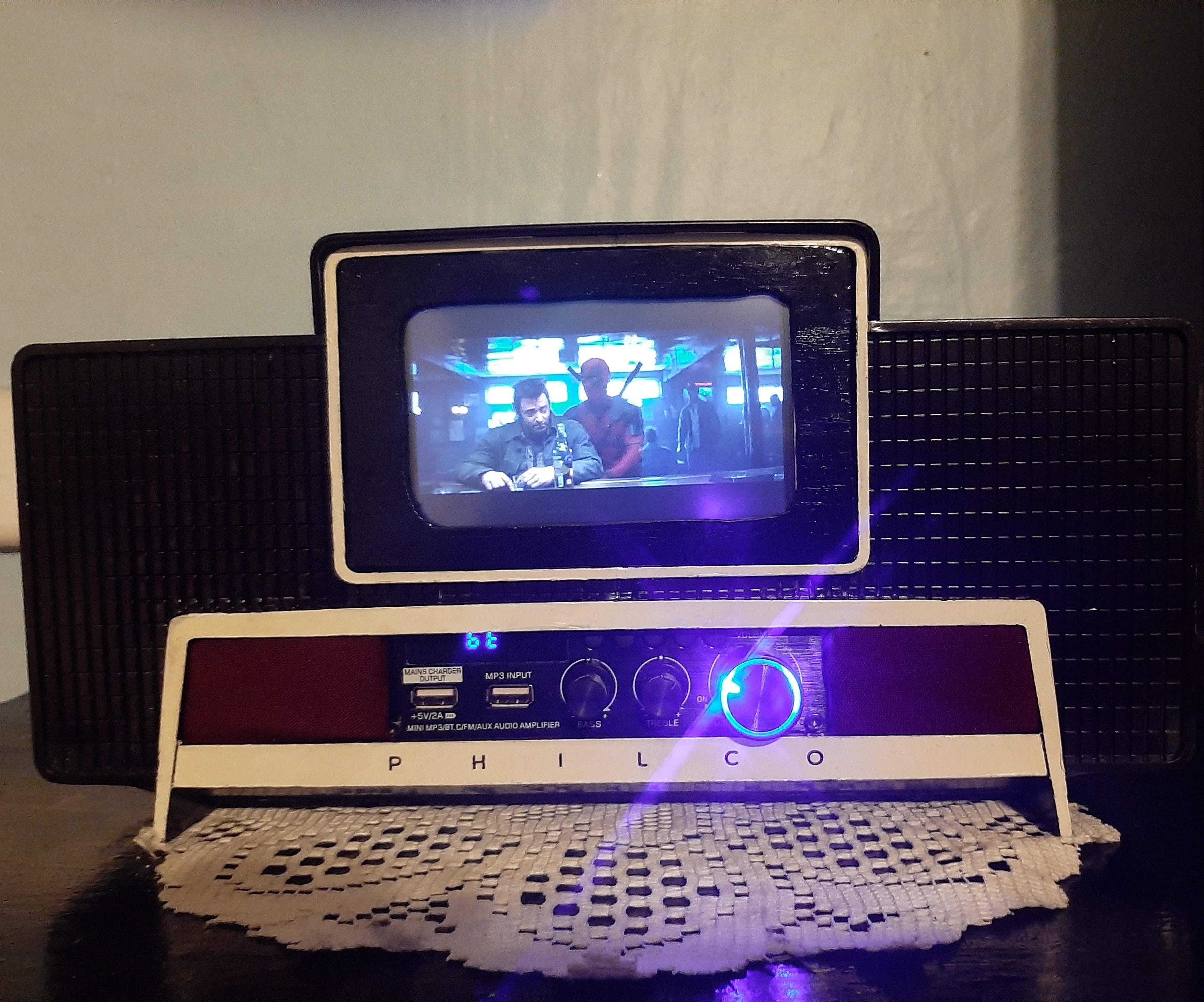 Media Player With Raspberry Pi - Retrofit Vintage Clock Radio