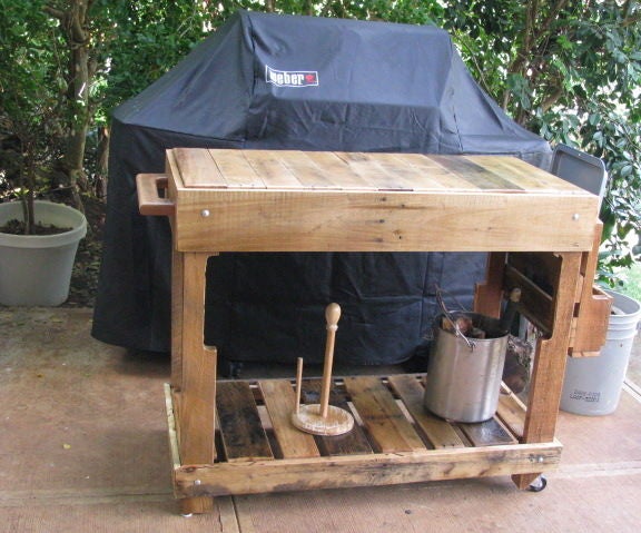 Outdoor Pallet Kitchen Cart