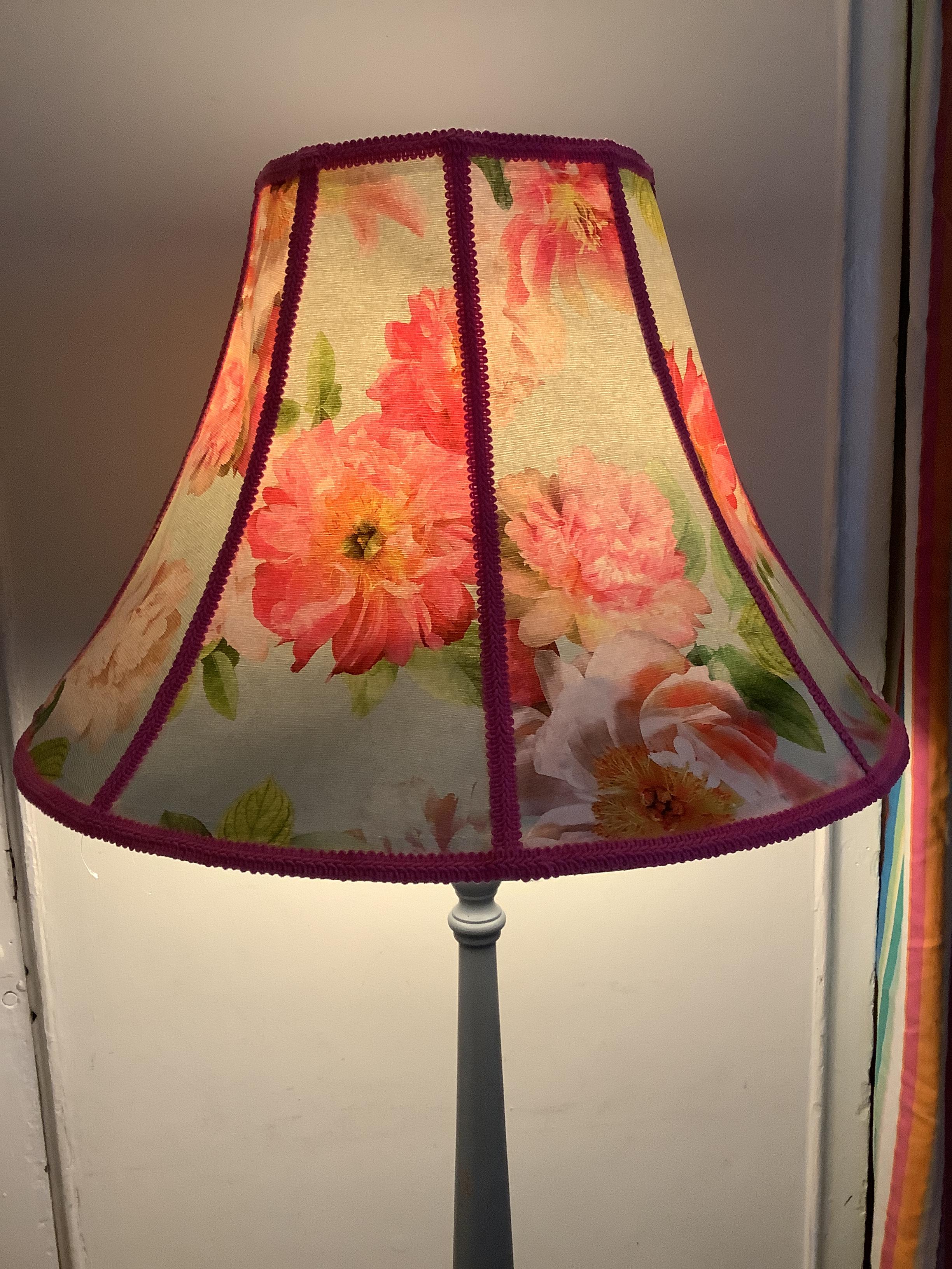 Cheap and Easy, Wallpaper Lampshade!