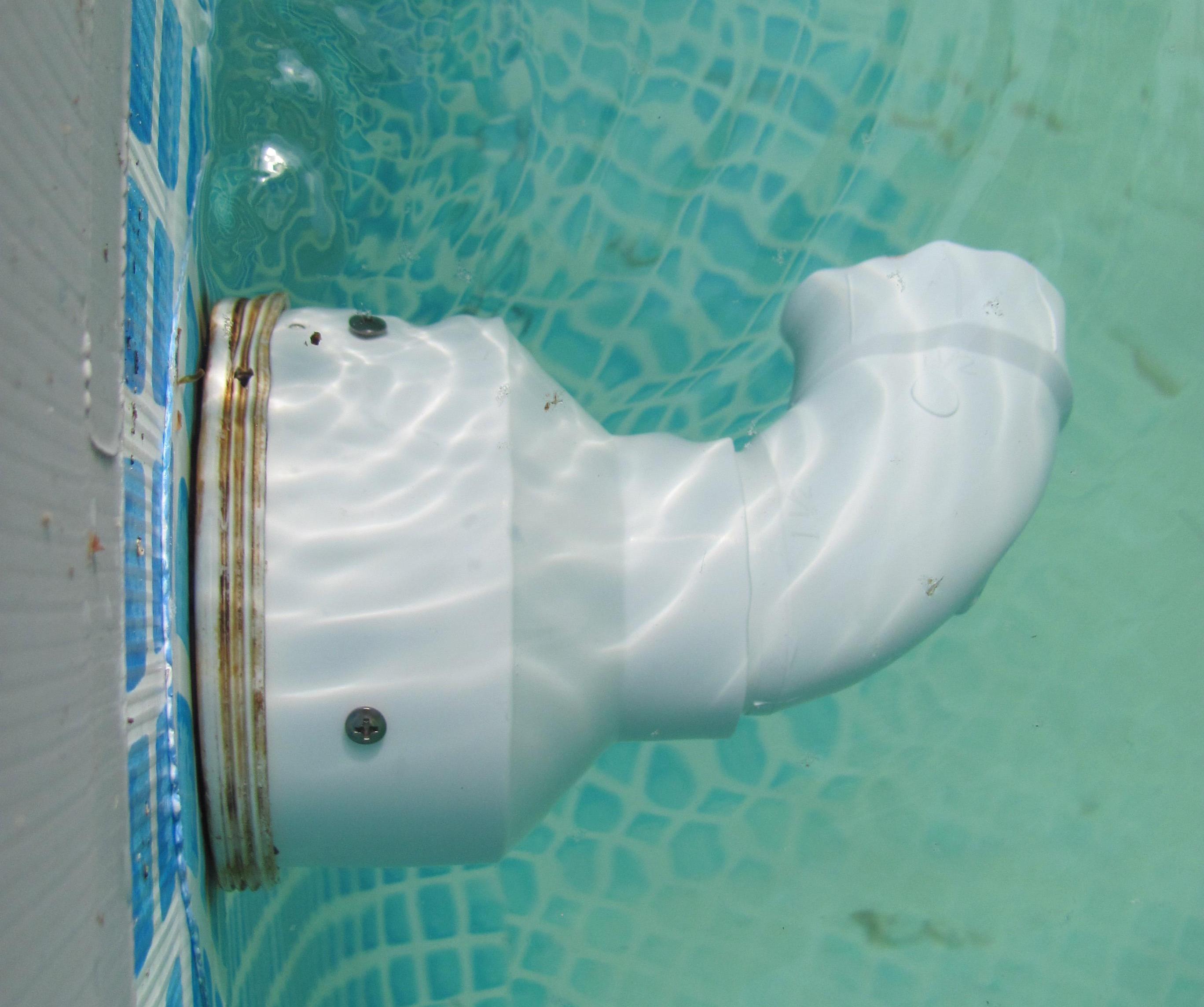 'Round It Goes' Pool Nozzle