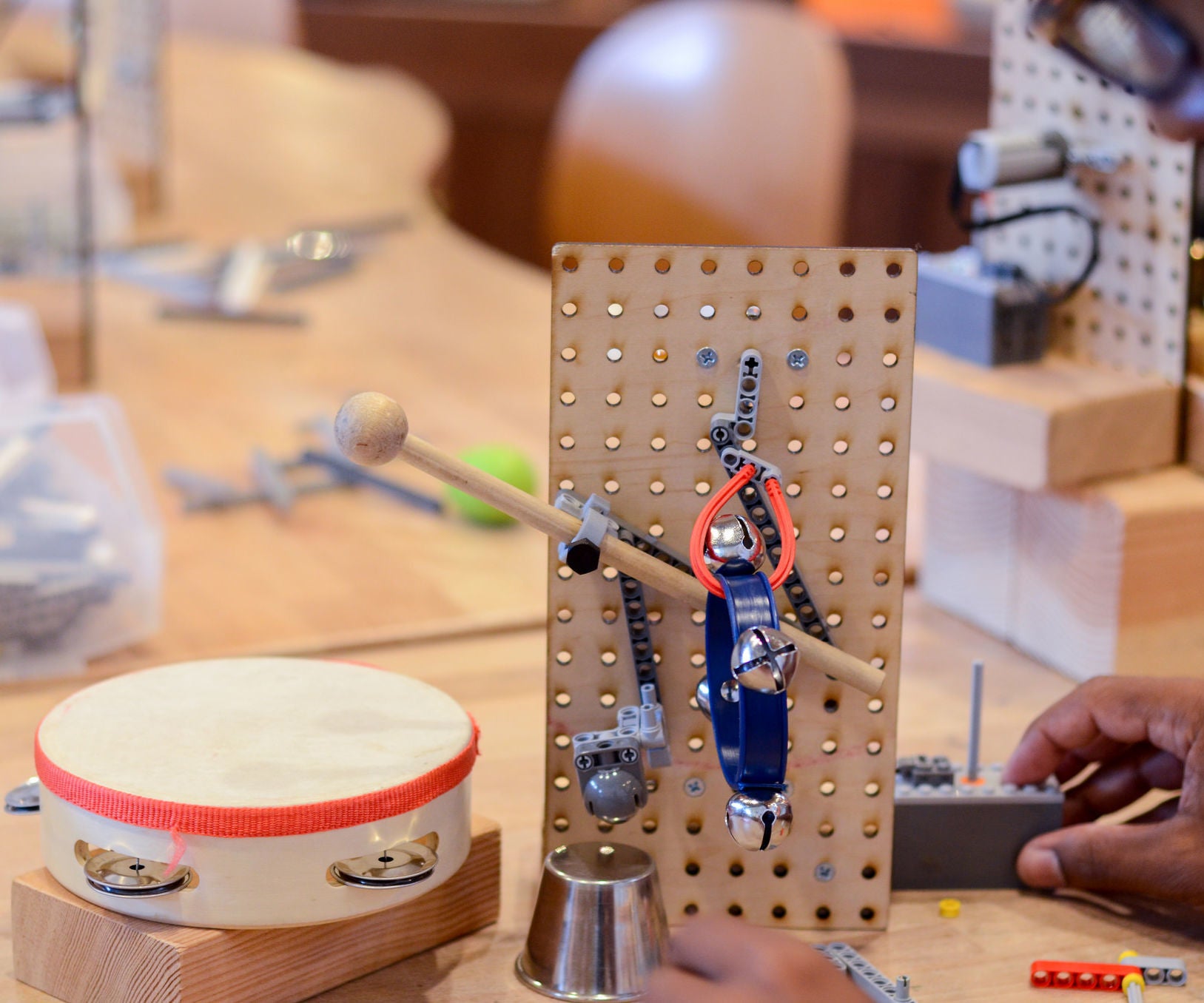 Tinkering With LEGO: Sound Machines