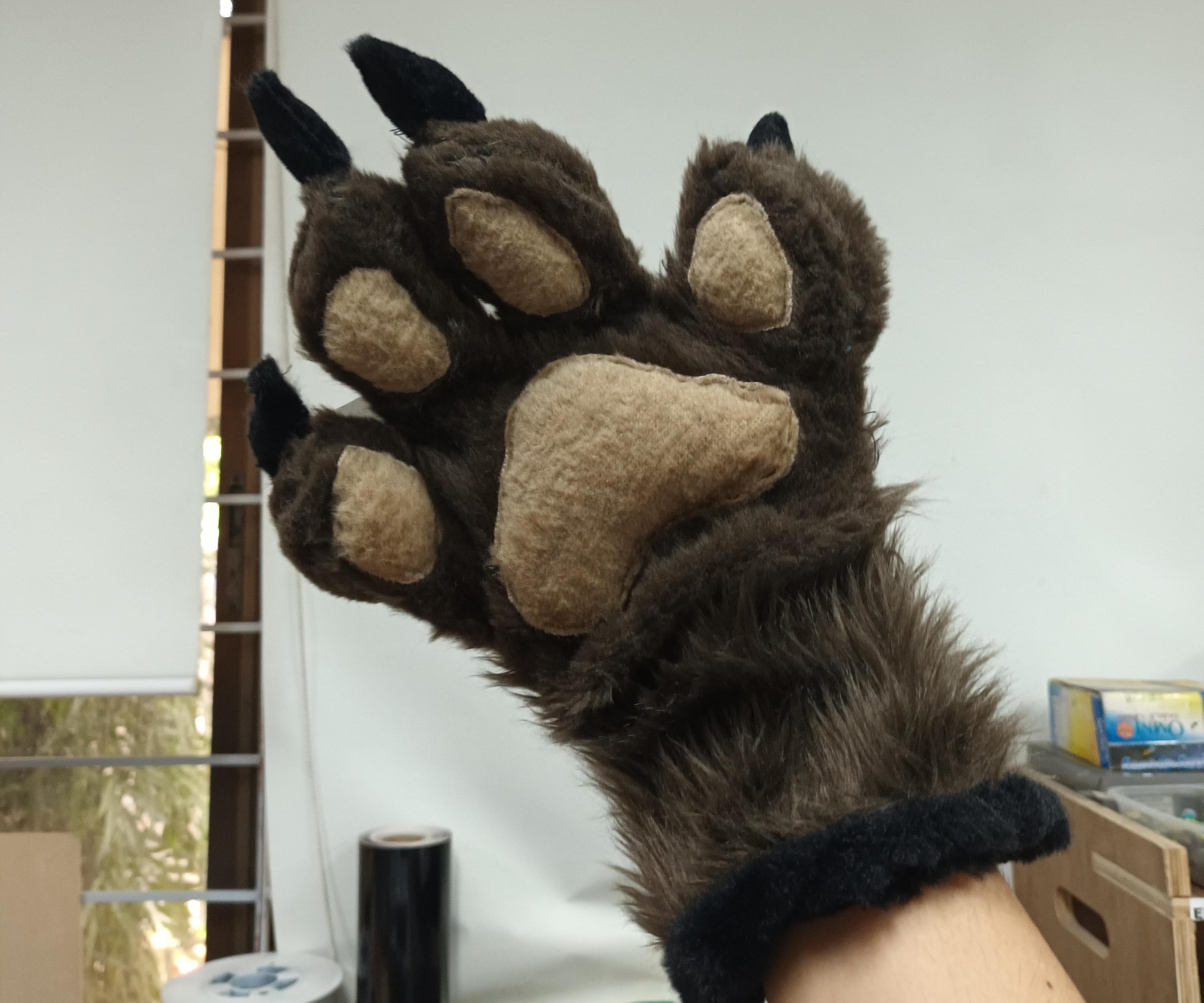 Theo Hand Paws