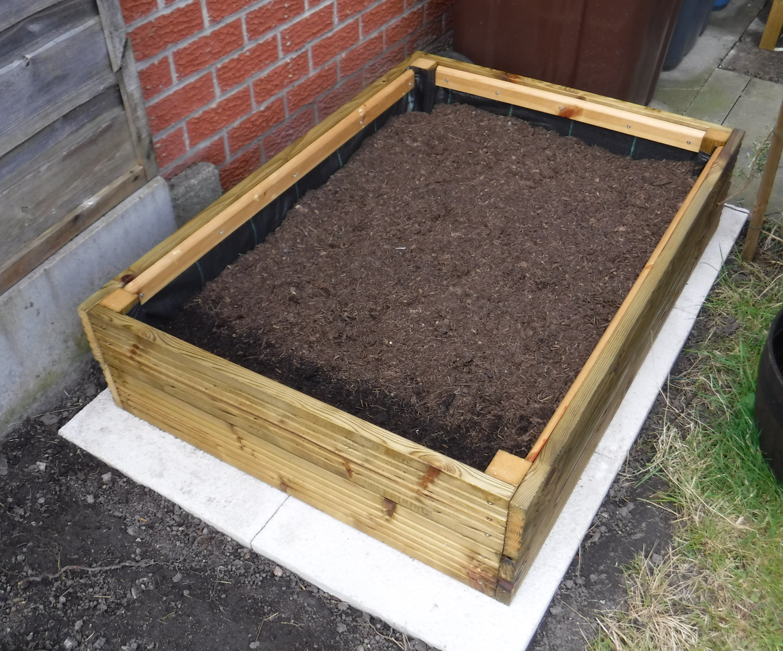 Wood Raised Plant Bed