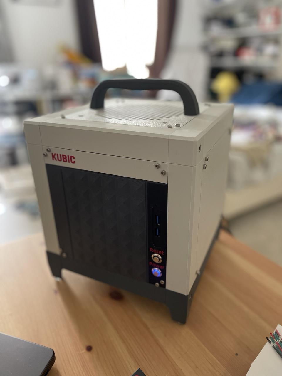 Kubic - a Printable ITX PC Case With a Handle
