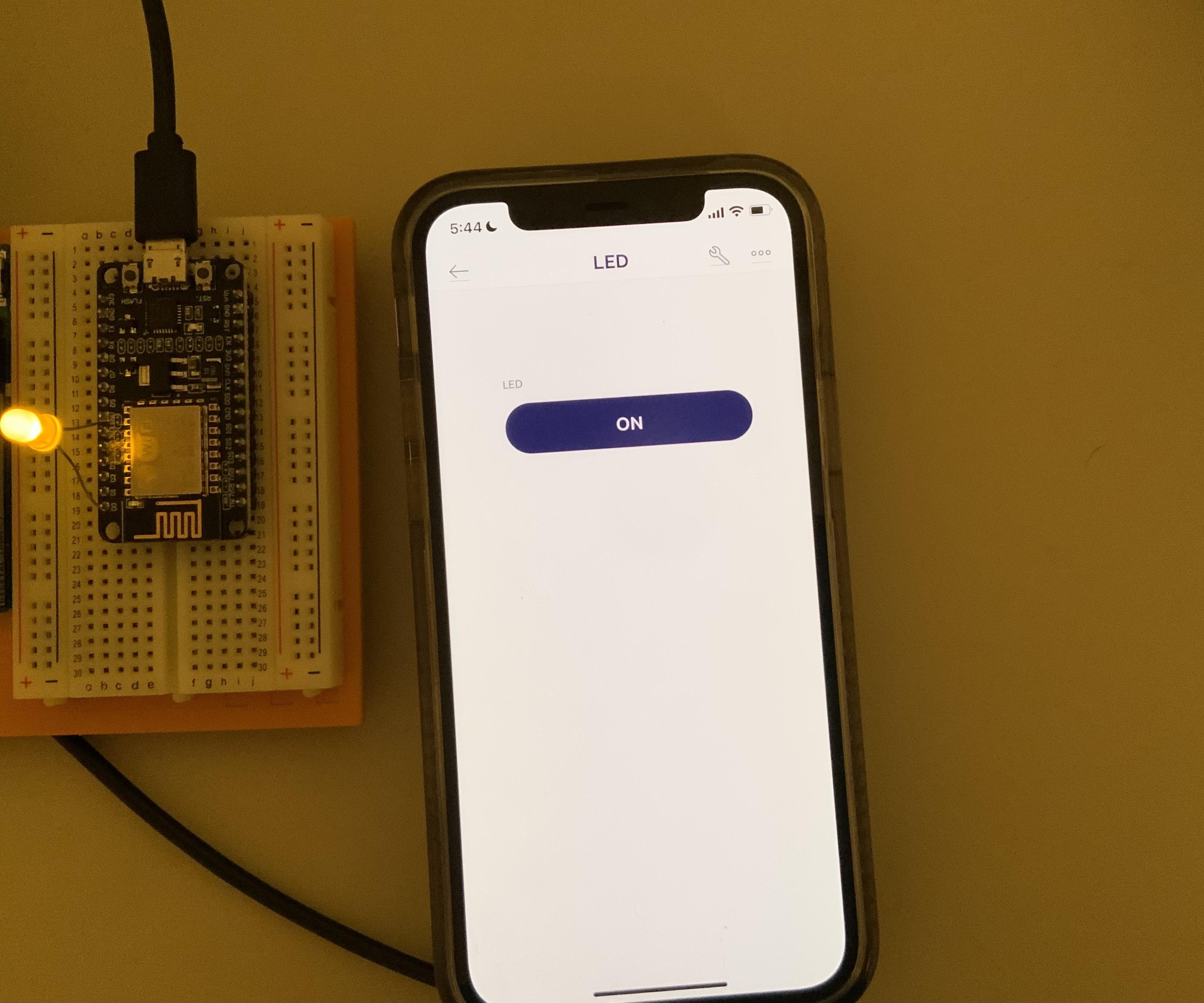 Beginner IoT Project (esp8266 + Blynk)