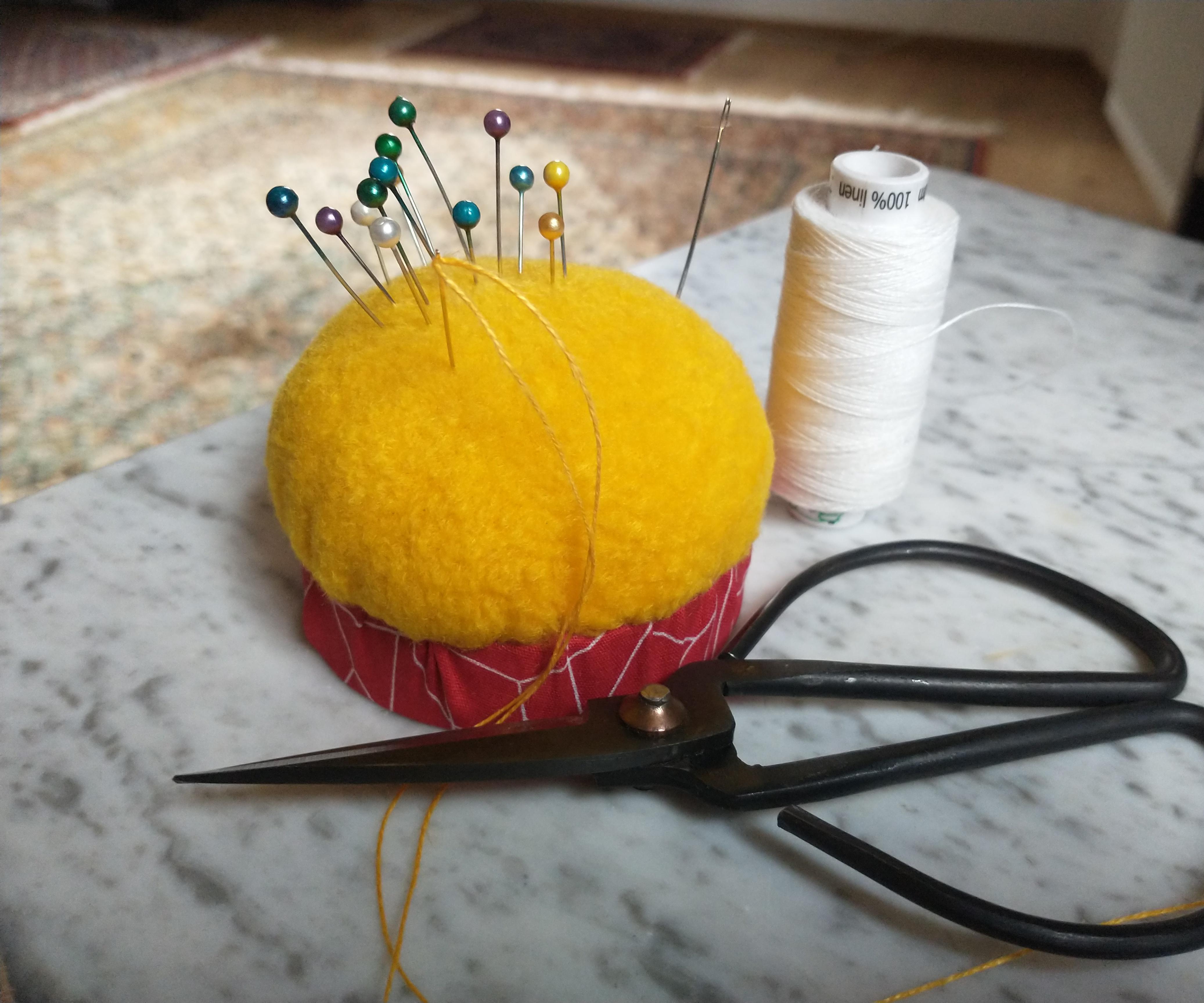 Pincushion With a Solid Base