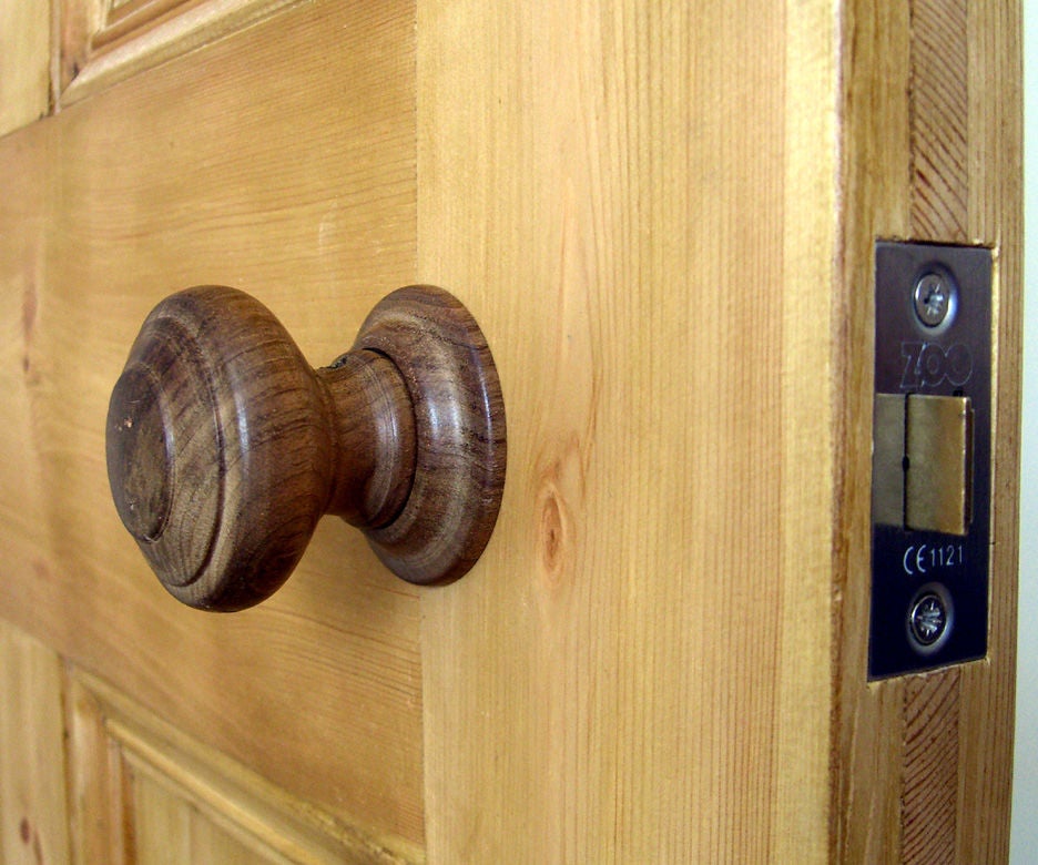 Make Traditional Door Knobs