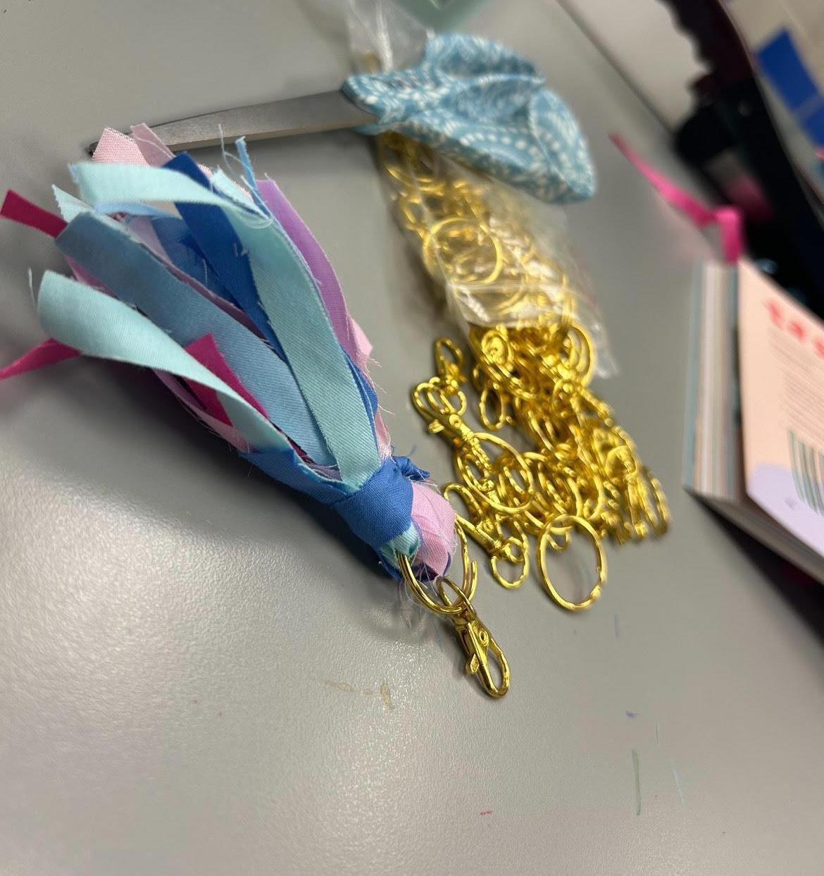 KEYCHAIN WITH TASSEL