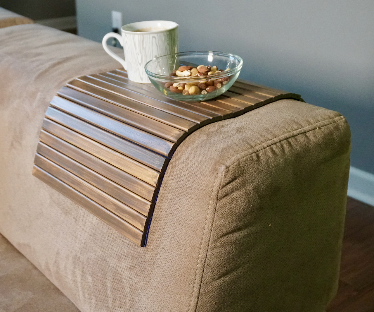 DIY Foldable Wooden Tray for Sofa