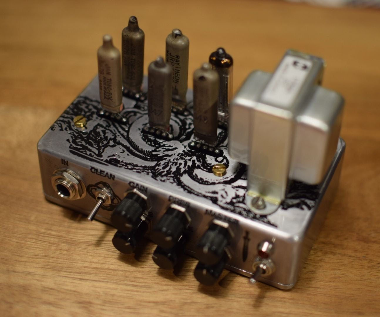 An Ultra Low Wattage, High Gain Tube Amplifier