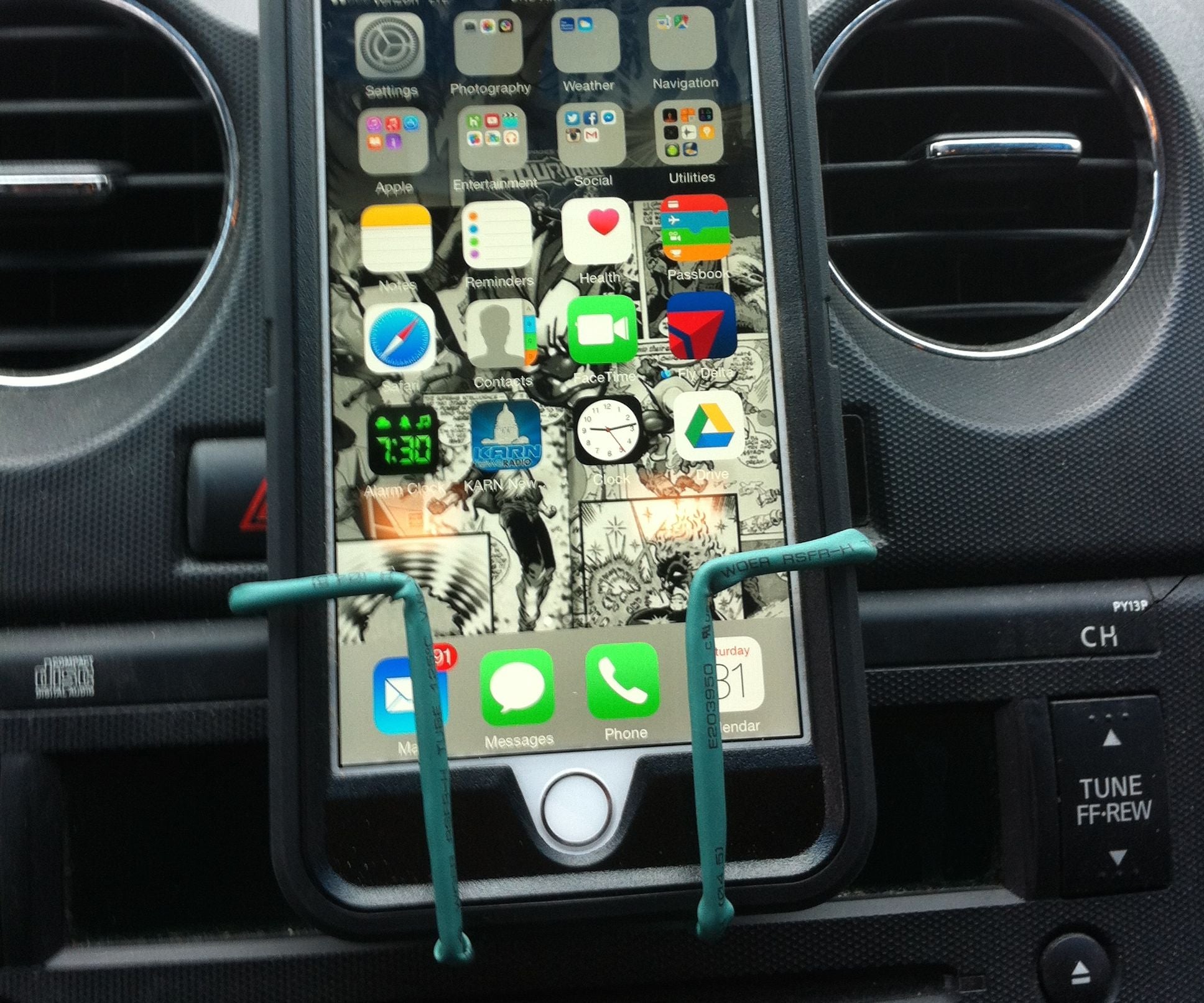 Dashboard Phone Holder (version 1)