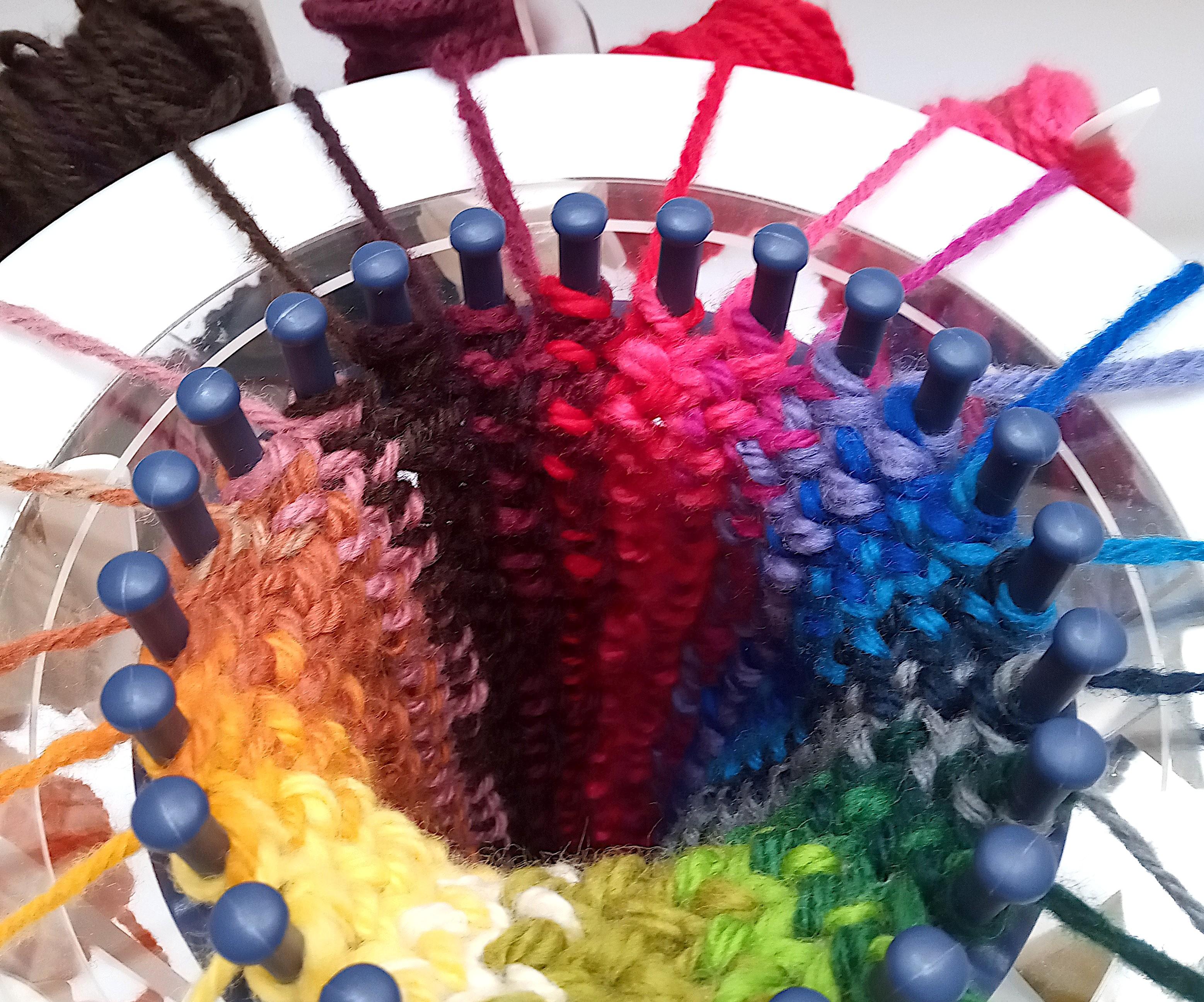 Warp Knitting on a Round Knitting Loom