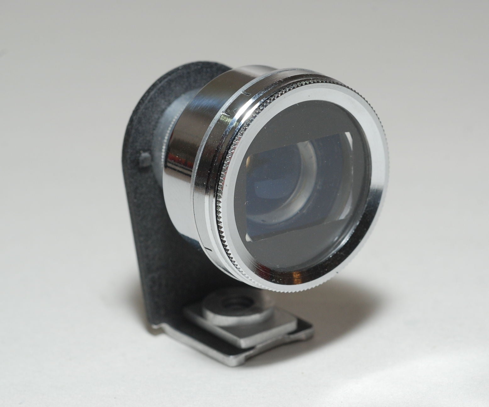 28mm Optical Finder for Ricoh GR Digital - Upcycling an Old Movie Lens