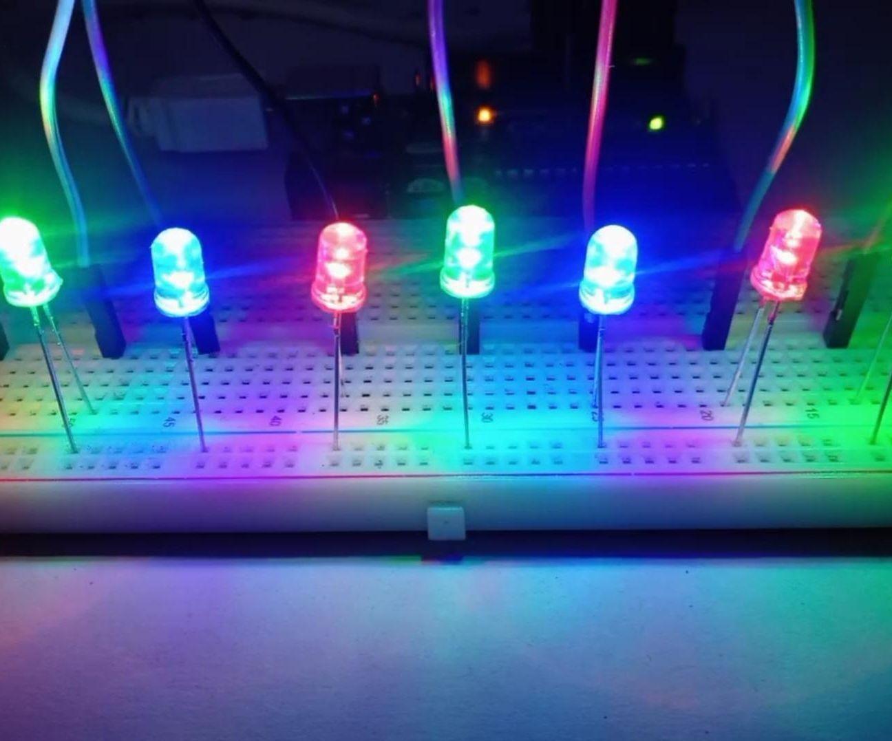 Arduino LED Chaser ( With 5 Effects )