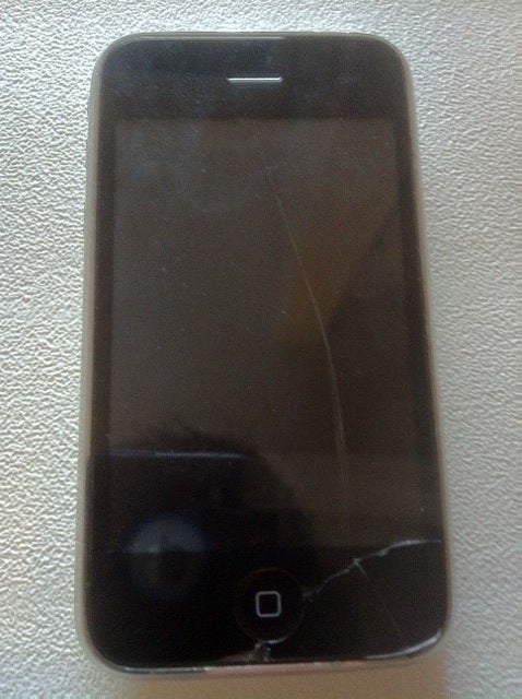 Fixing Cracked Glass on IPhone 3g/s