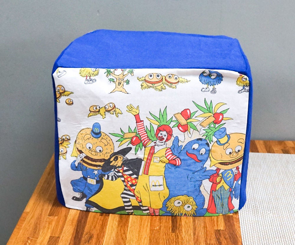 DIY Sewing Machine Cover From an Old Pillowcase | Fun Recycling Project